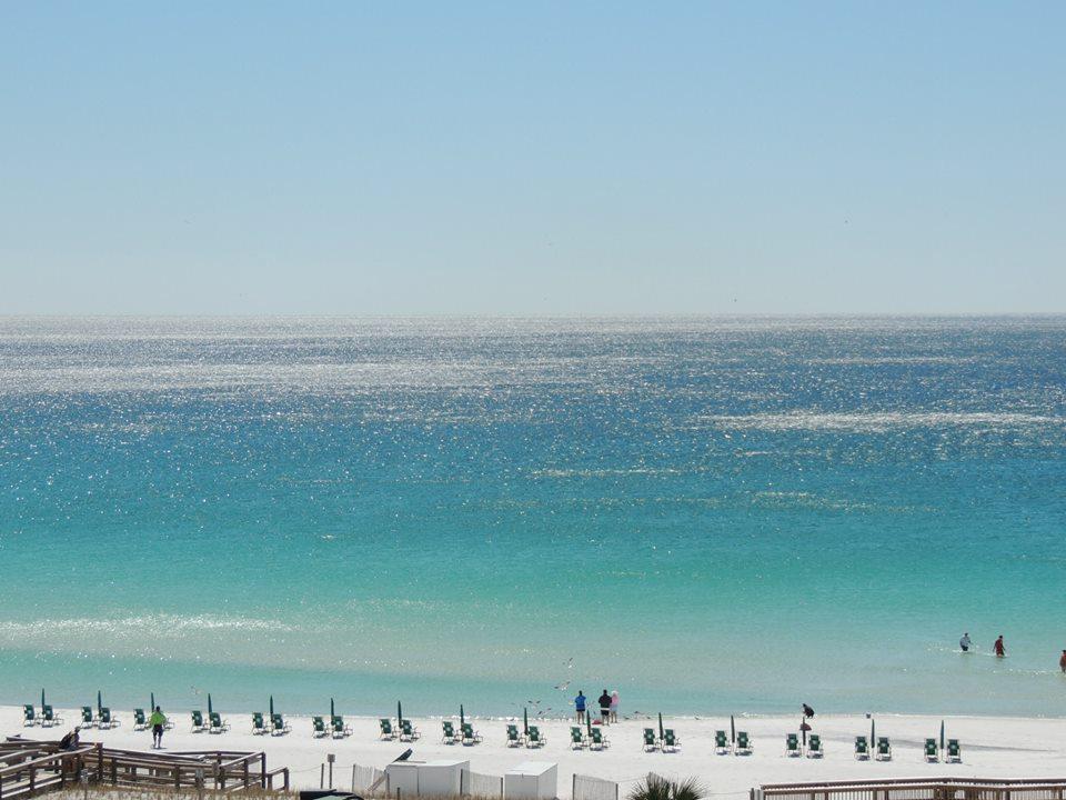 GREAT GULF FRONT UNIT, CURRENTLY ON THE ISLANDER HOA RENTAL PROGRAM. UNIT HAS ACHIEVED OVER $23,000 IN GROSS RENTALS IN 2014 AND 2015. THE UNIT COMES FULLY FURNISHED AND RENTAL READY.THE ISLANDER RENTAL PROGRAM HAS ONE OF THE LOWEST COMMISSION RATES IN TOWN AT 22% SO COME AND JOIN US TODAY TO SEE OUR GREAT FACILITY.