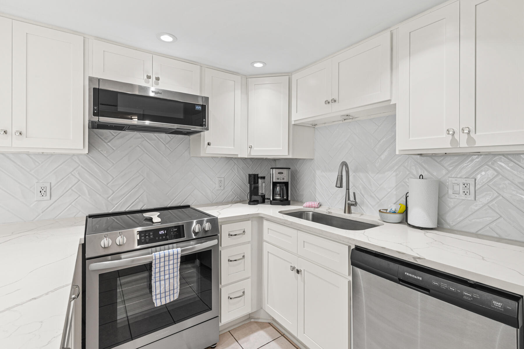 PINNACLE PORT PHASE I - Residential