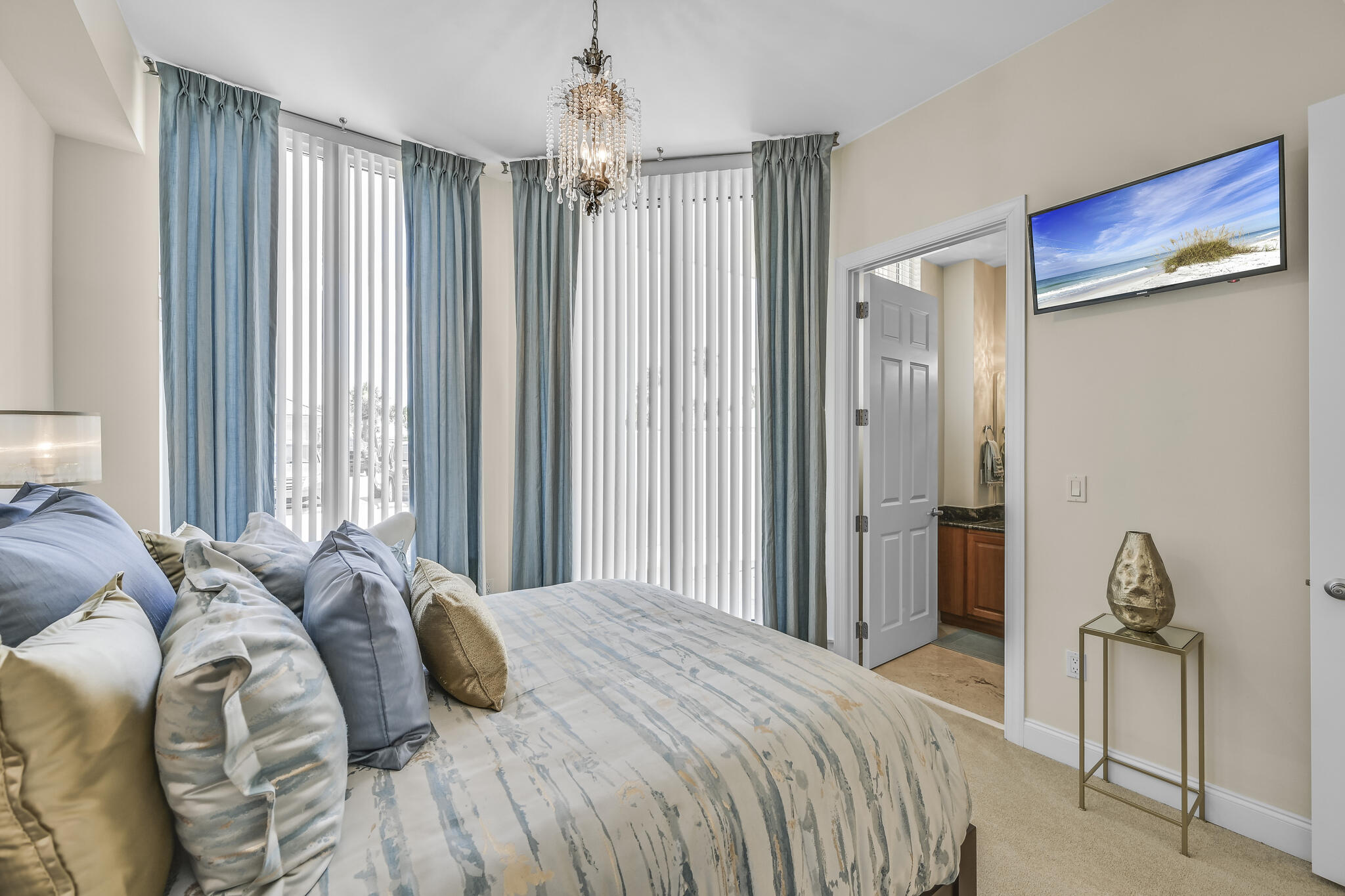 SILVER BEACH TOWERS - Residential