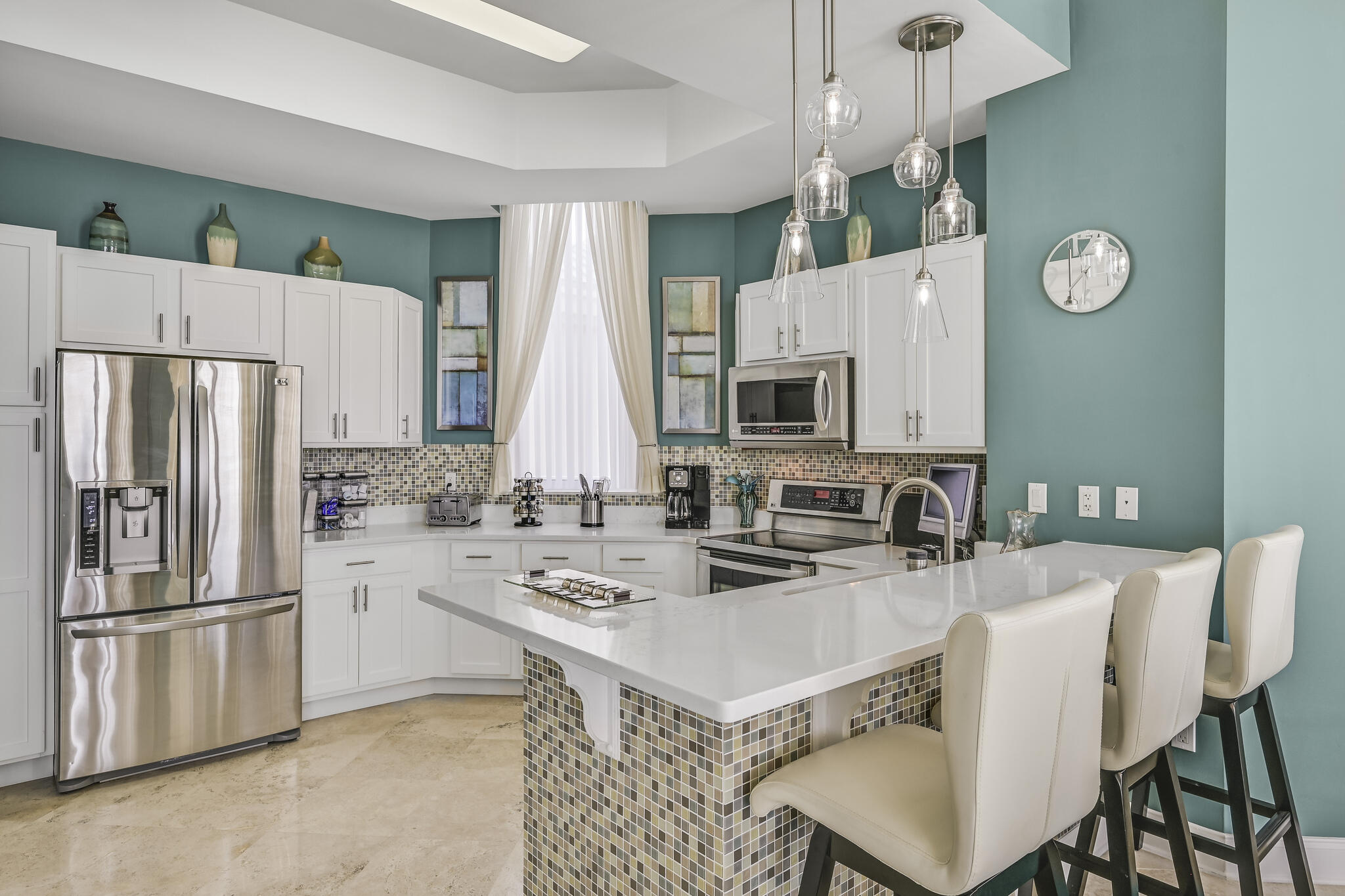 SILVER BEACH TOWERS - Residential