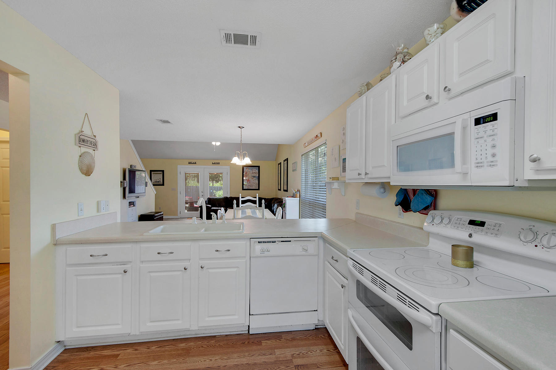 FLAMINGO VILLAGE Now know as Emerald Walk - Residential