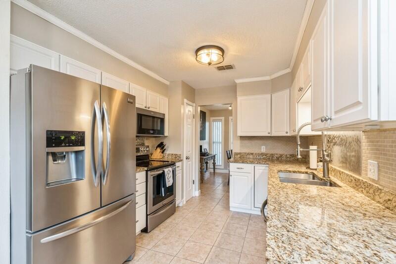 OAKRIDGE MANOR - Residential