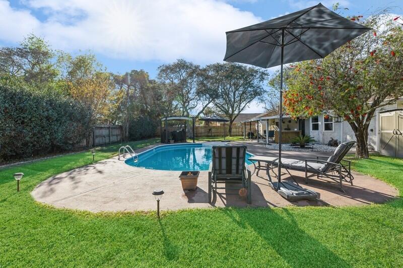 OAKRIDGE MANOR - Residential