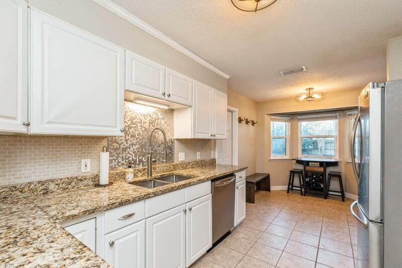 OAKRIDGE MANOR - Residential