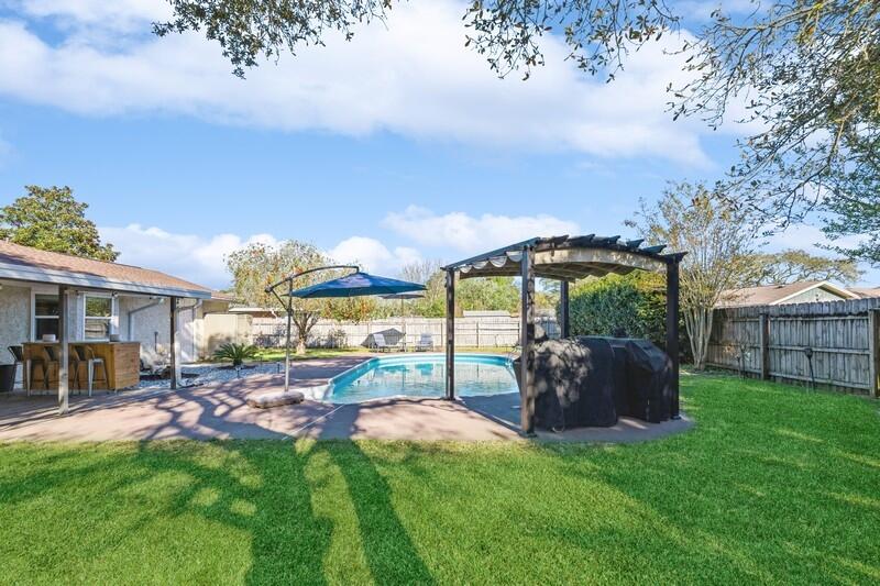 OAKRIDGE MANOR - Residential