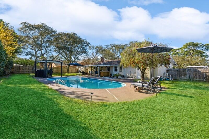 OAKRIDGE MANOR - Residential