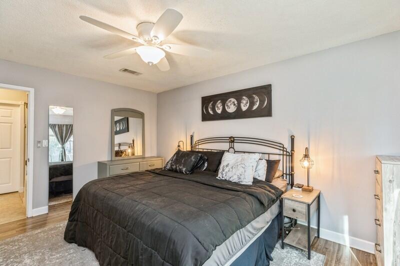 OAKRIDGE MANOR - Residential