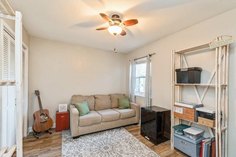 OAKRIDGE MANOR - Residential