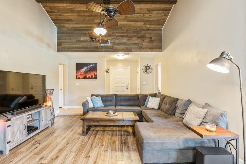 OAKRIDGE MANOR - Residential