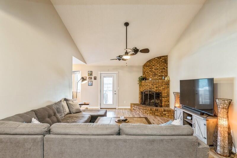 OAKRIDGE MANOR - Residential