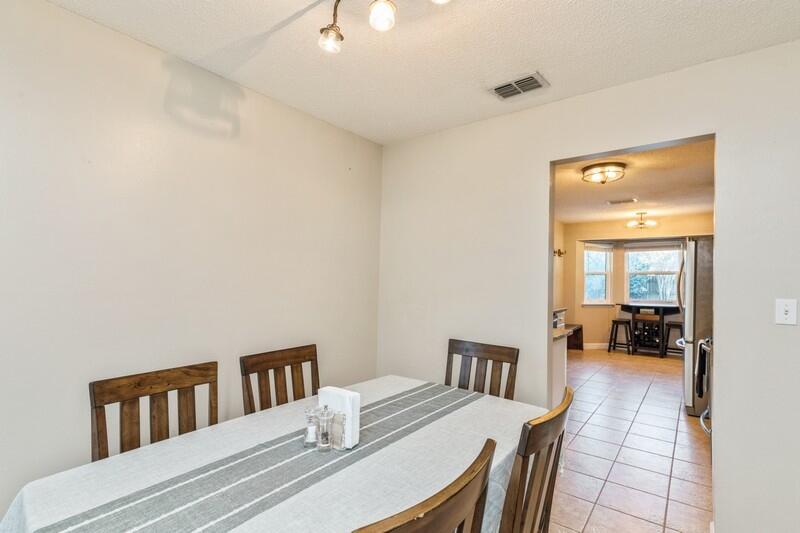 OAKRIDGE MANOR - Residential