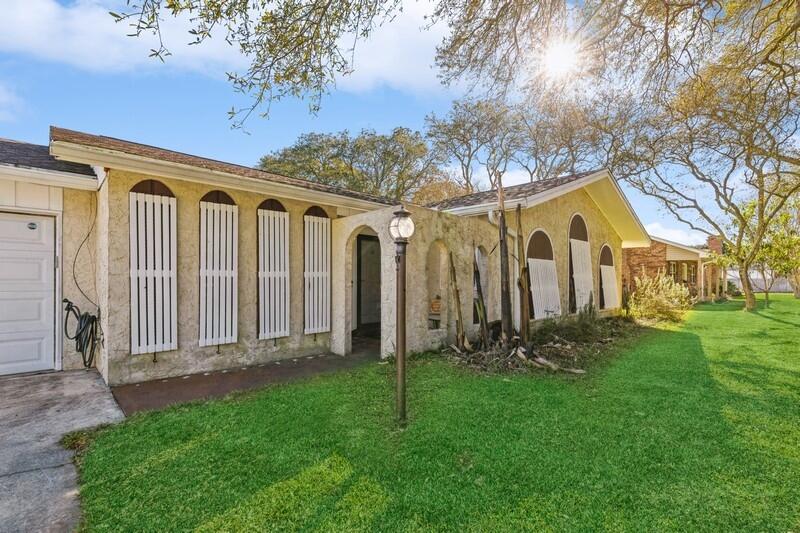 OAKRIDGE MANOR - Residential