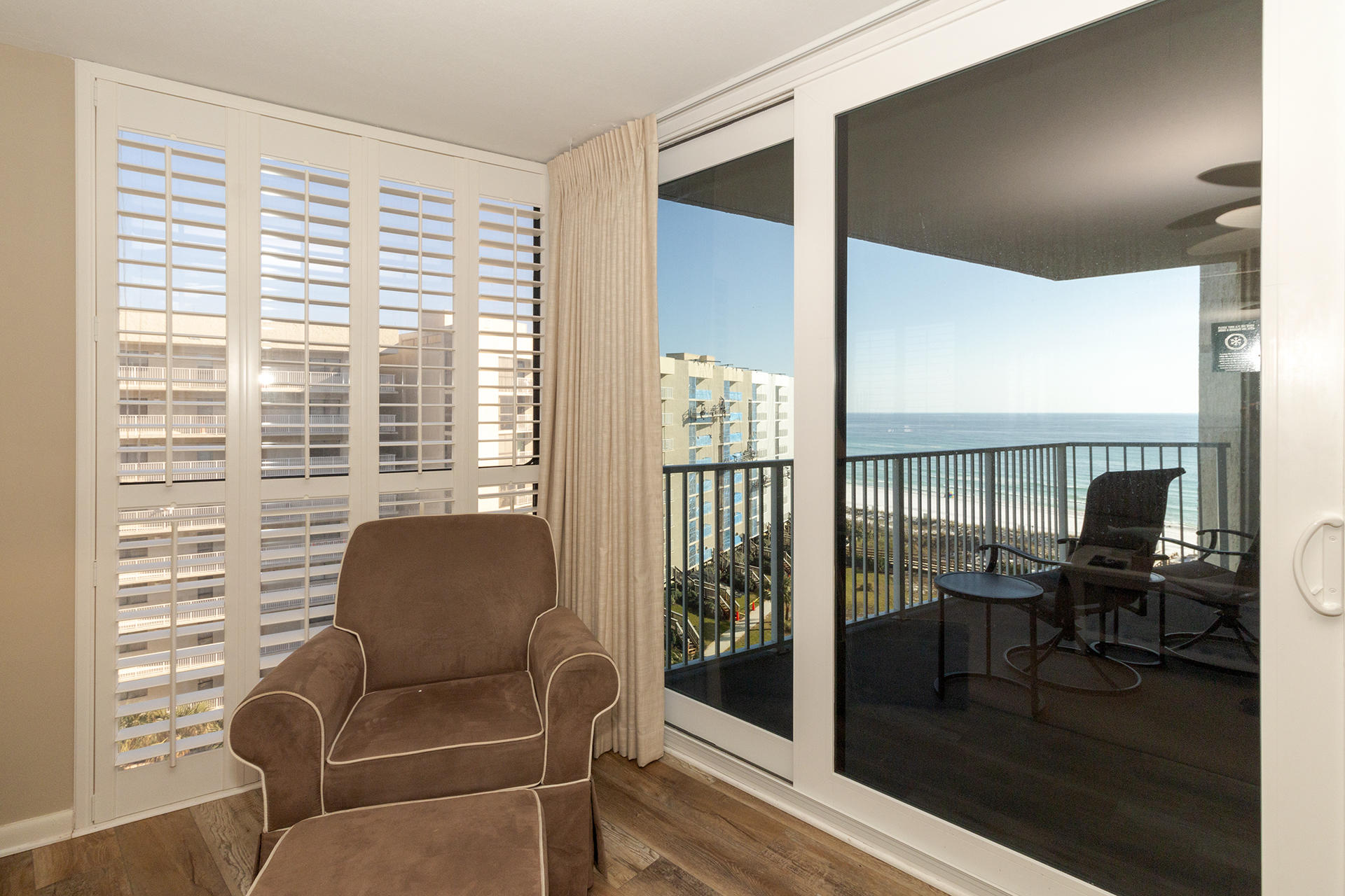 MAINSAIL CONDO PH 5 - Residential