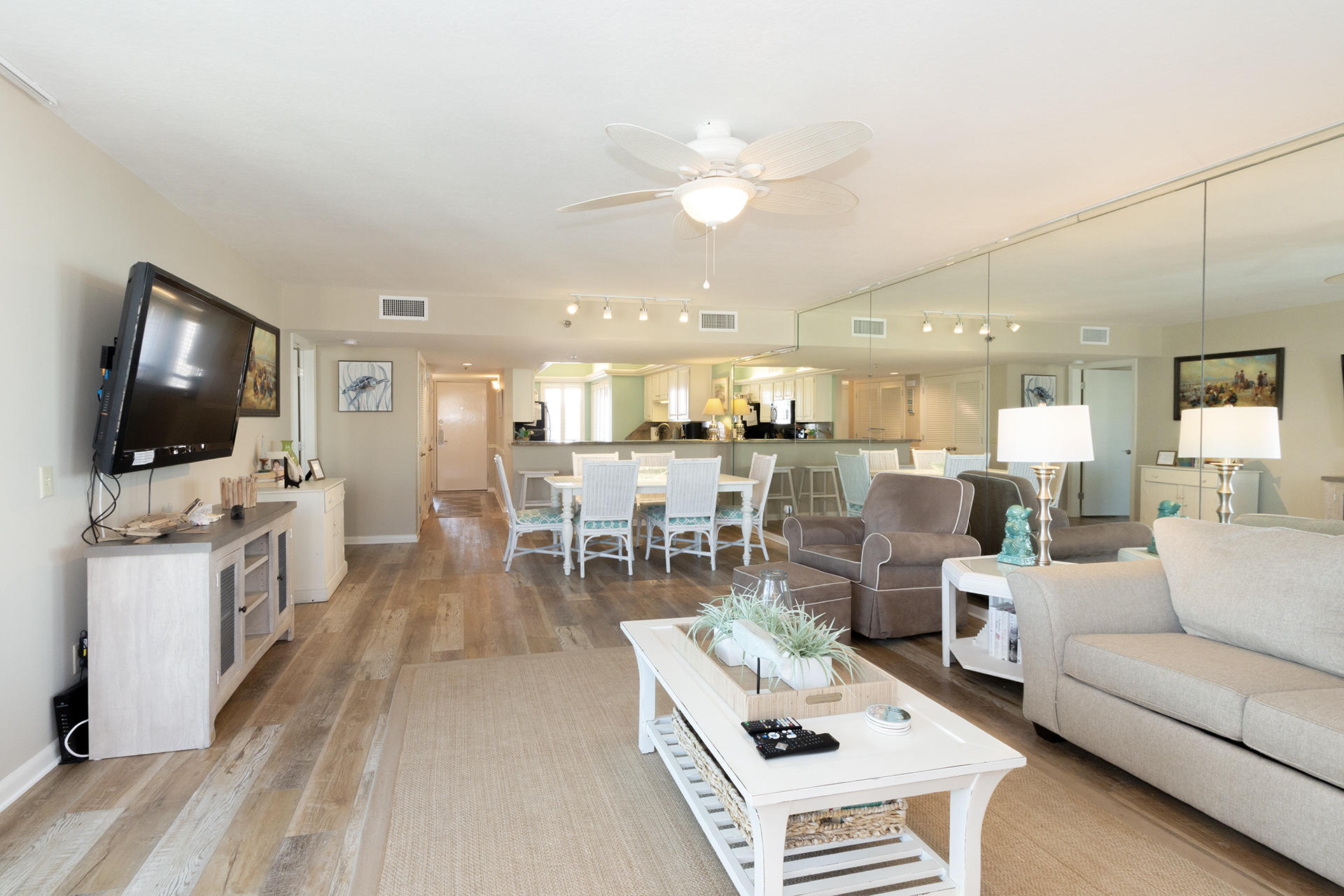 MAINSAIL CONDO PH 5 - Residential