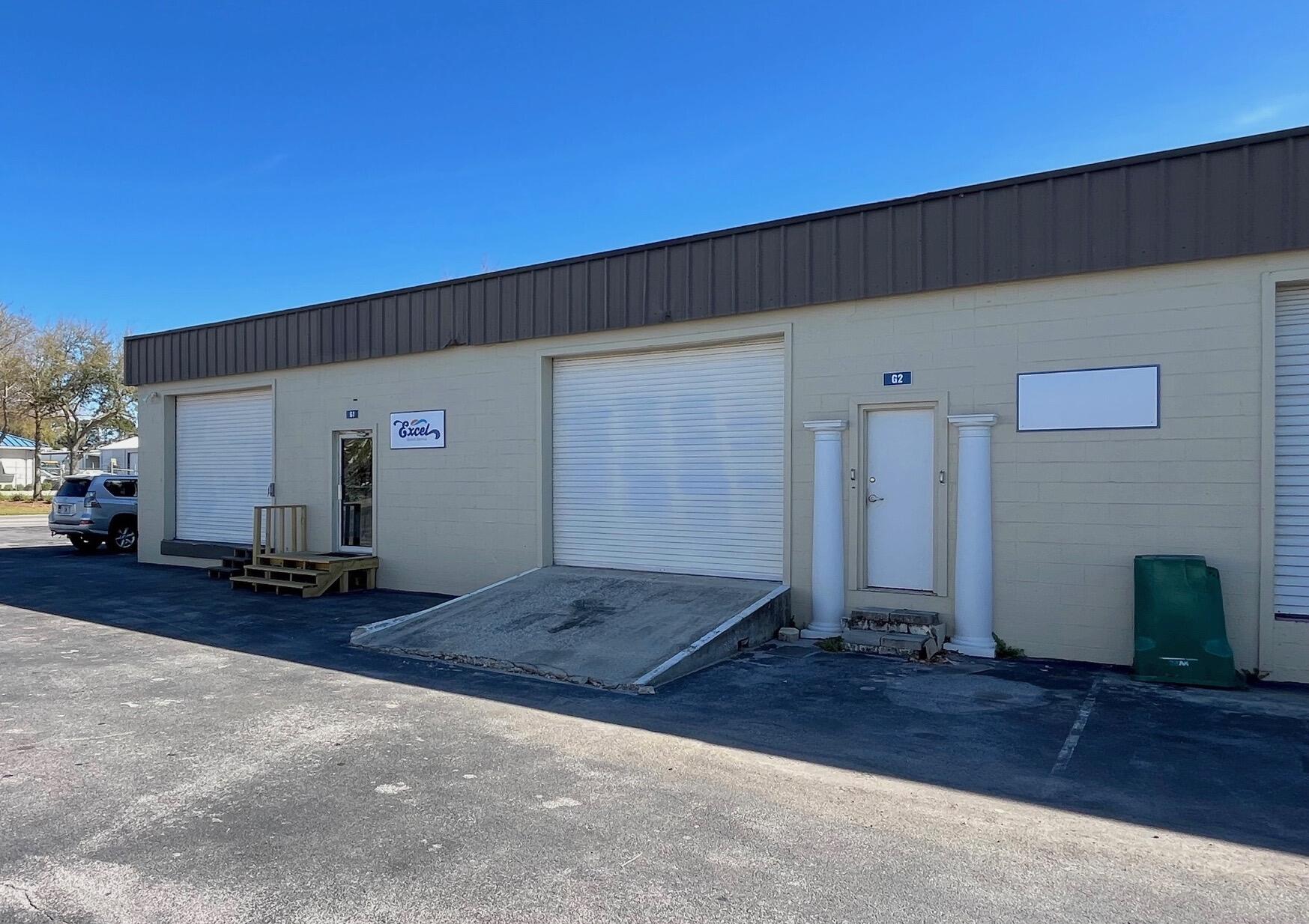 Available for Lease, 1800sf Warehouse in Destin FL. This unit has one overhead doors and a restroom.