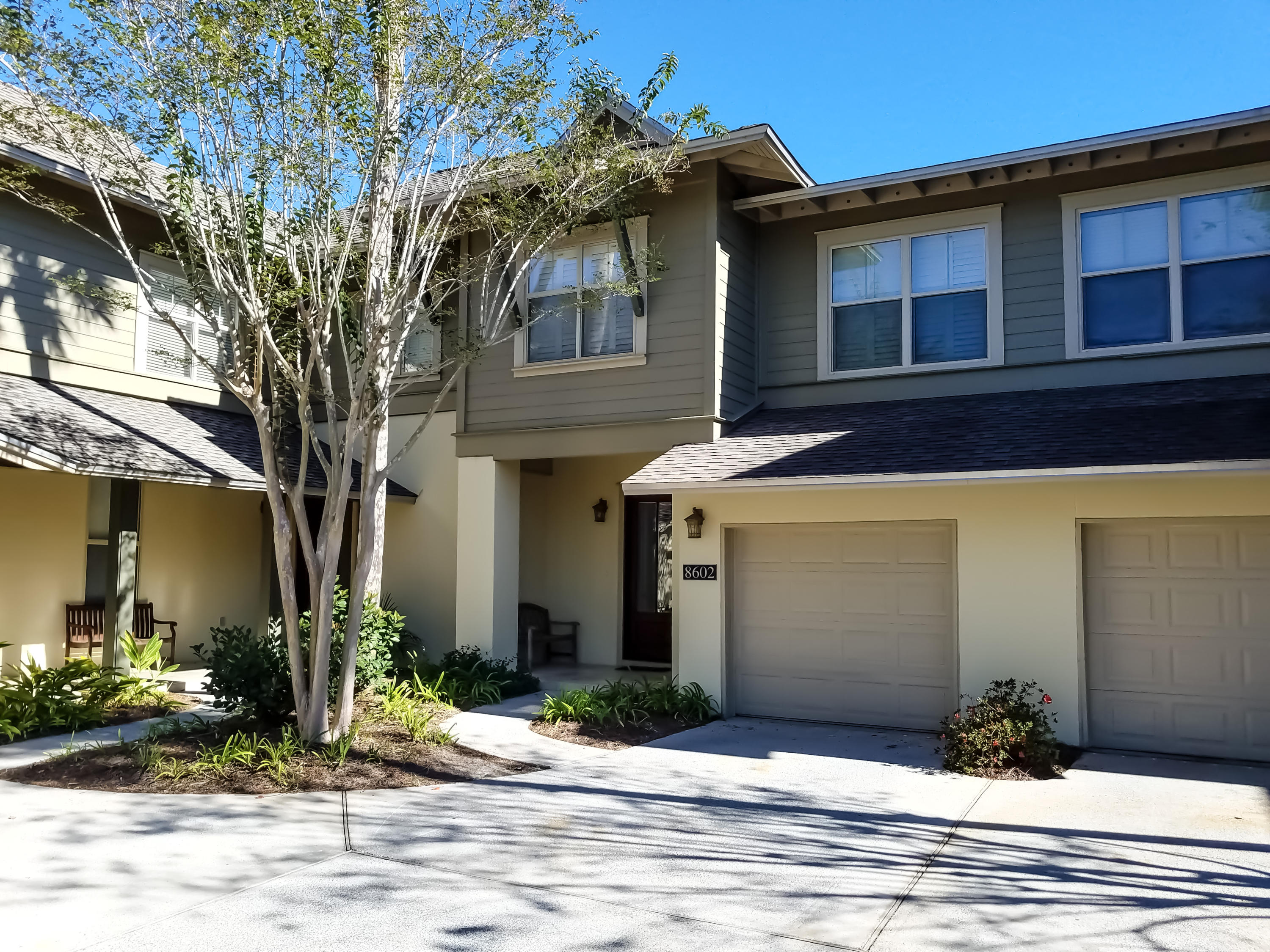 MAGNOLIA BAY - Residential