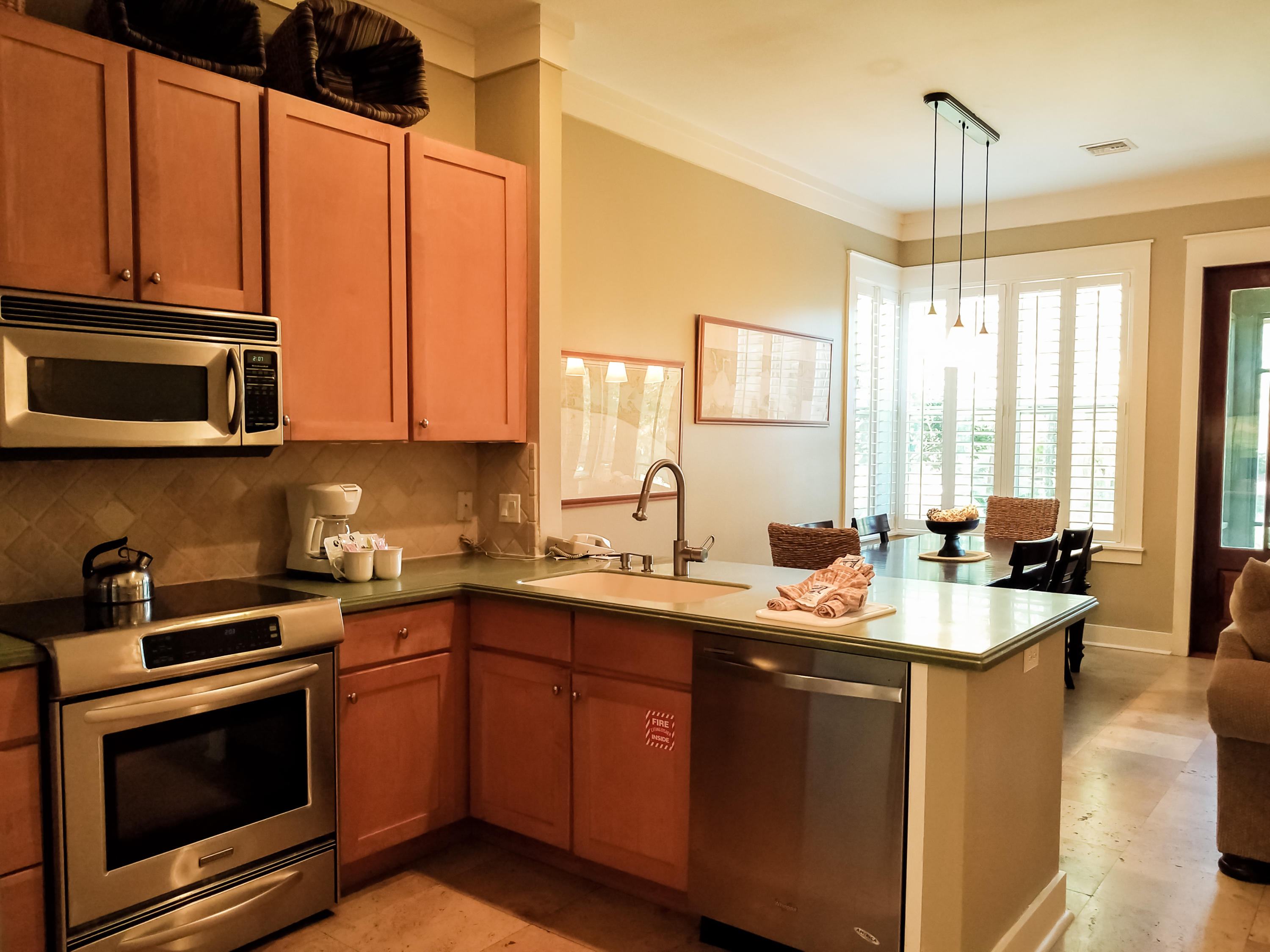 MAGNOLIA BAY - Residential