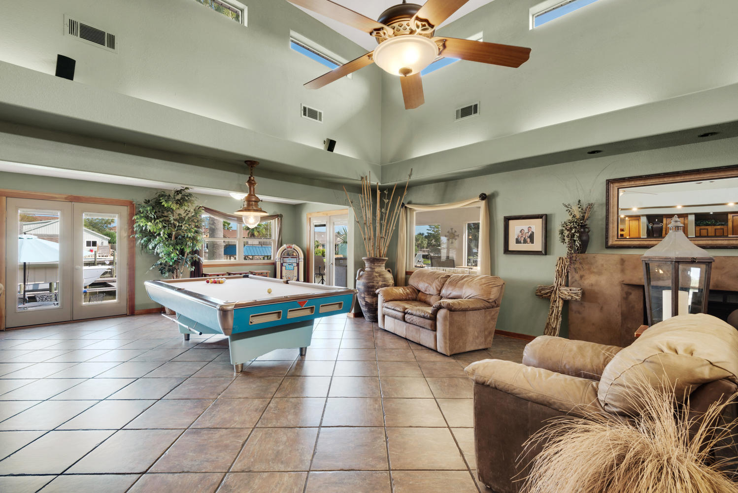 SANTA ROSA SHORES 3RD ADDN - Residential