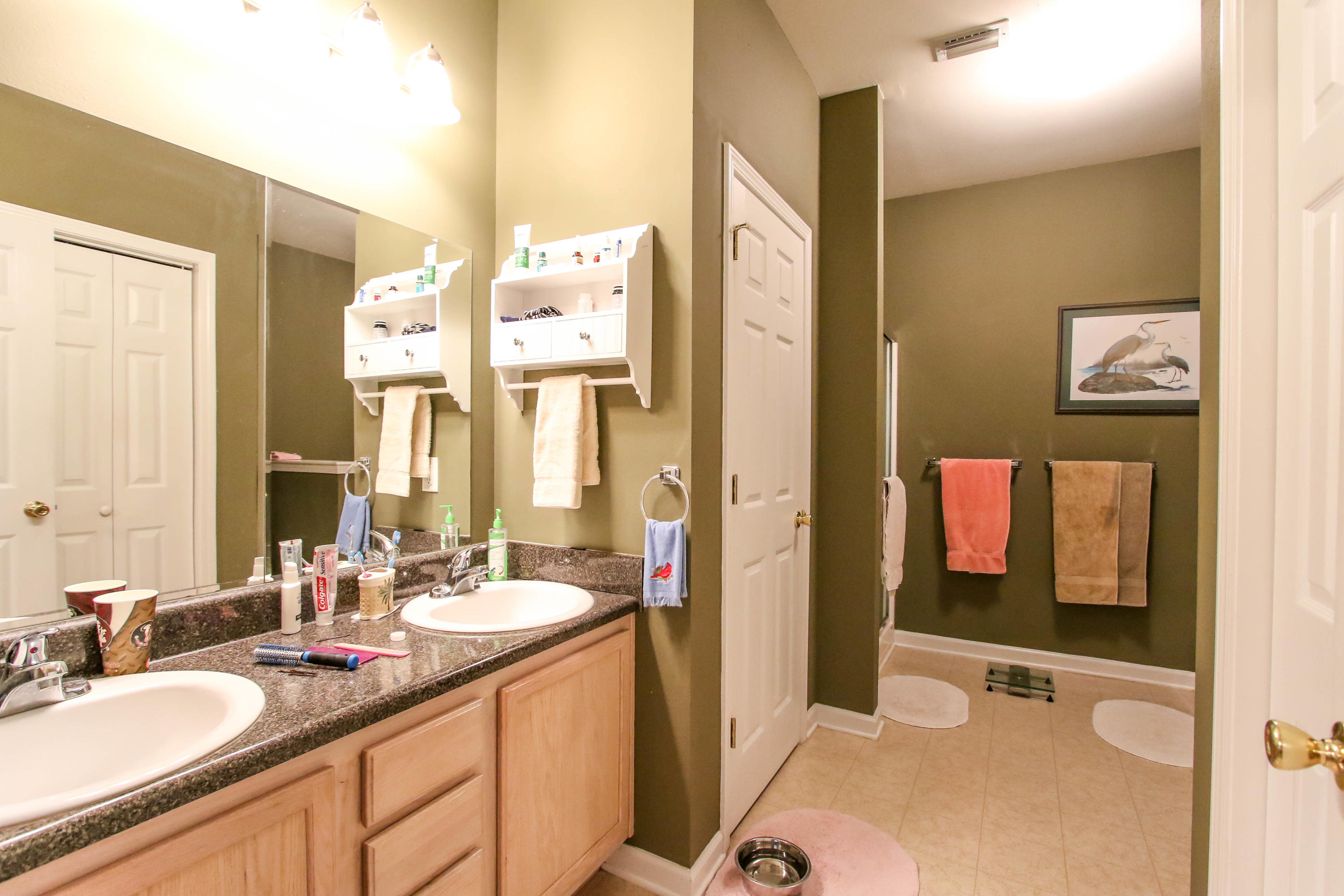 HAPPY HOLLOW - Residential