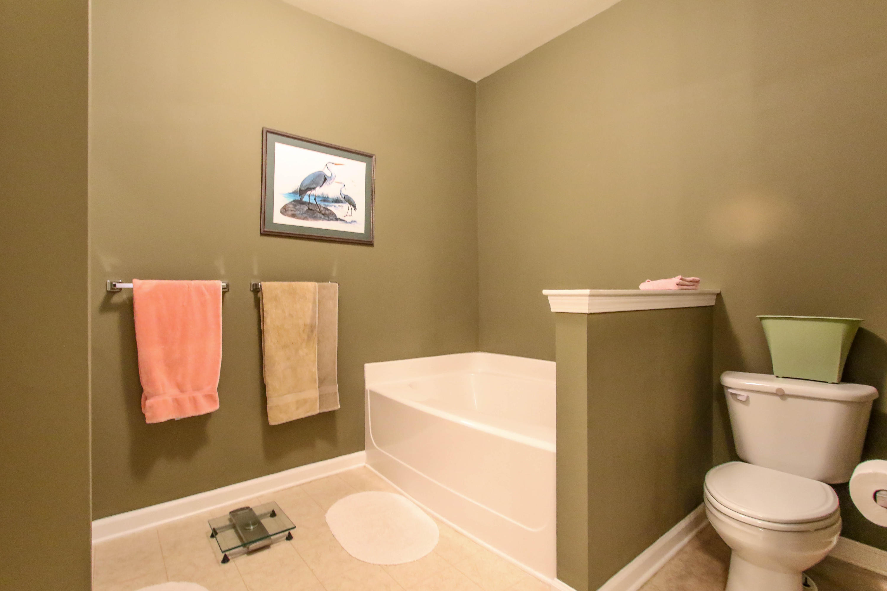 HAPPY HOLLOW - Residential