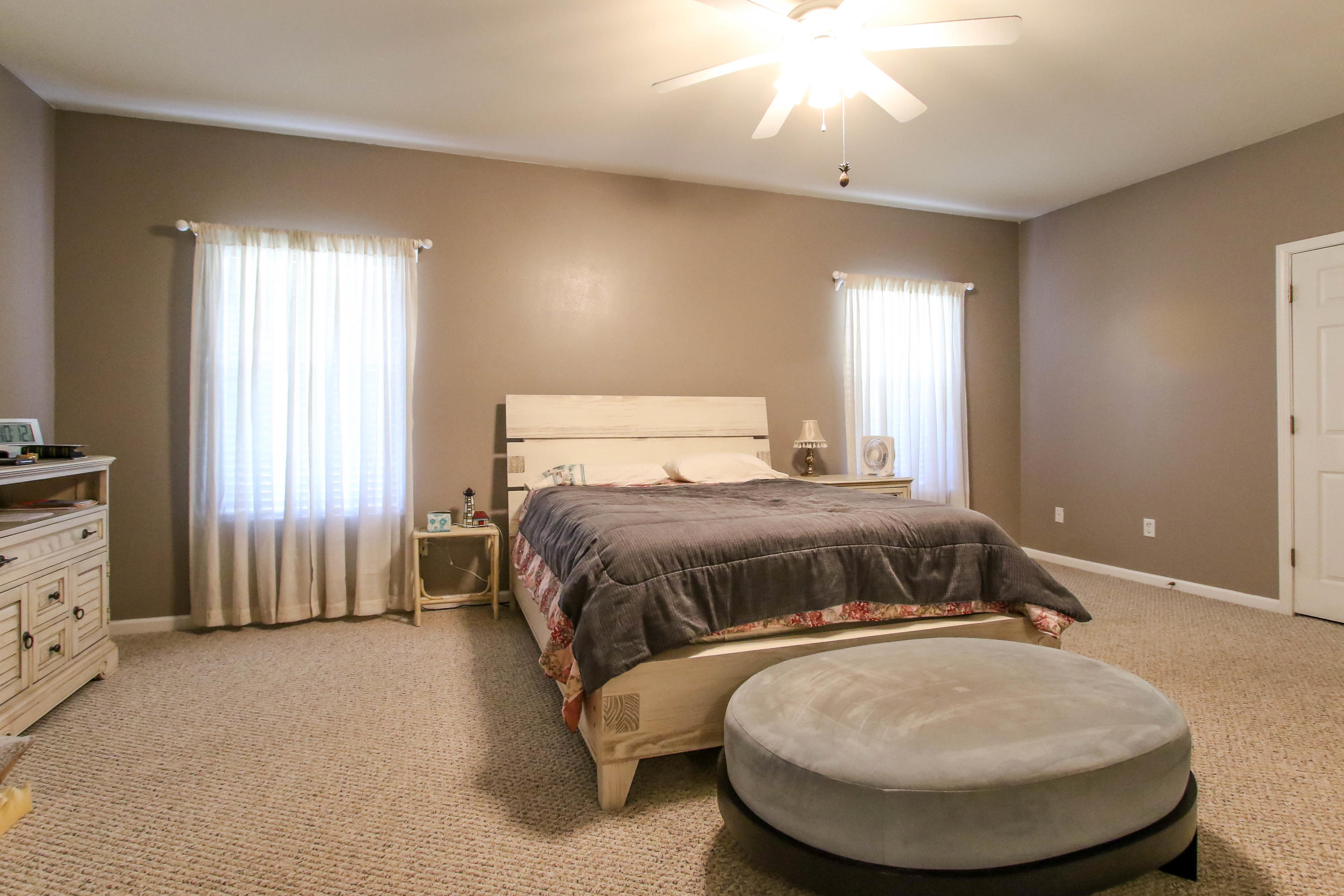 HAPPY HOLLOW - Residential