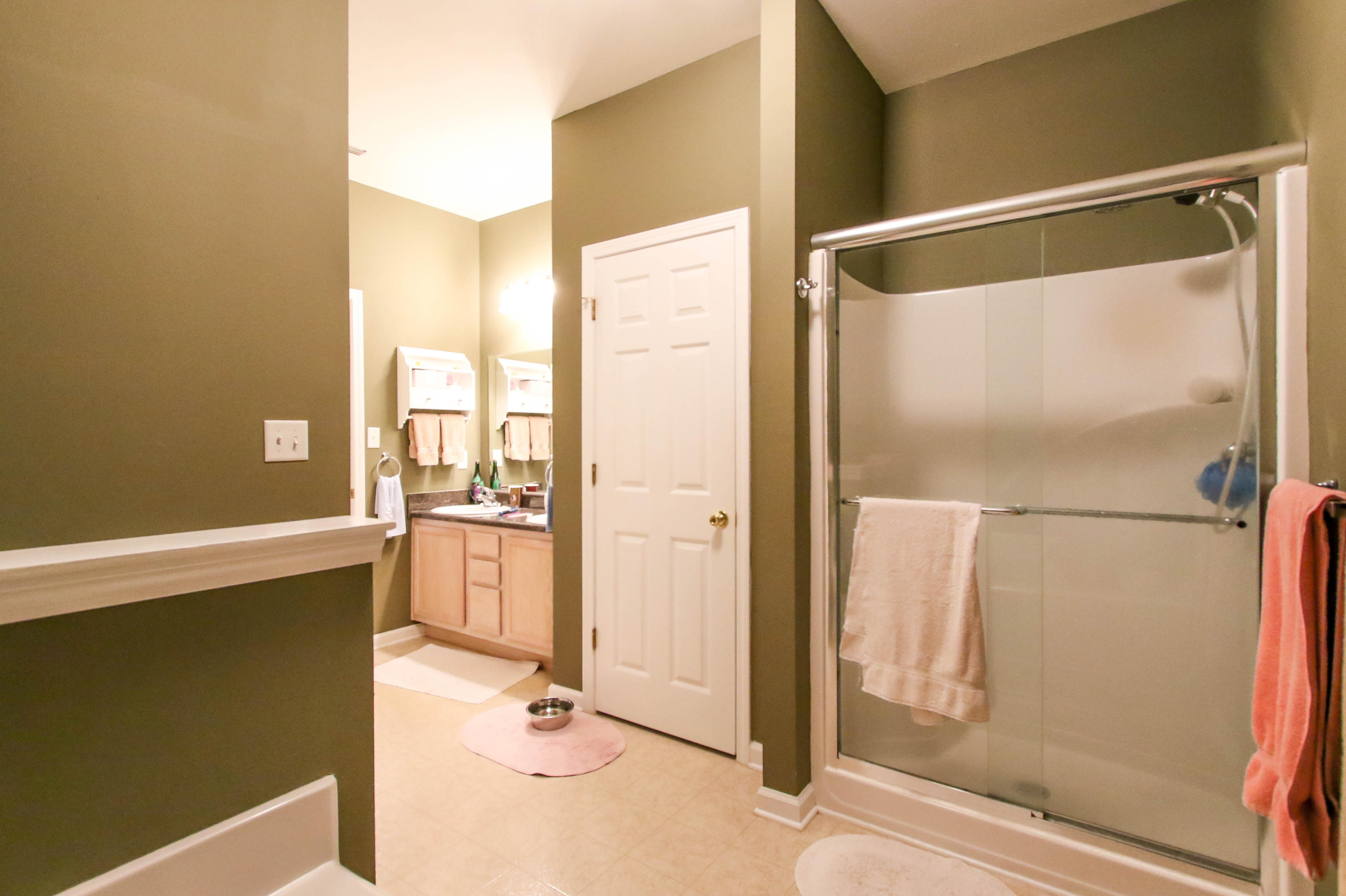 HAPPY HOLLOW - Residential