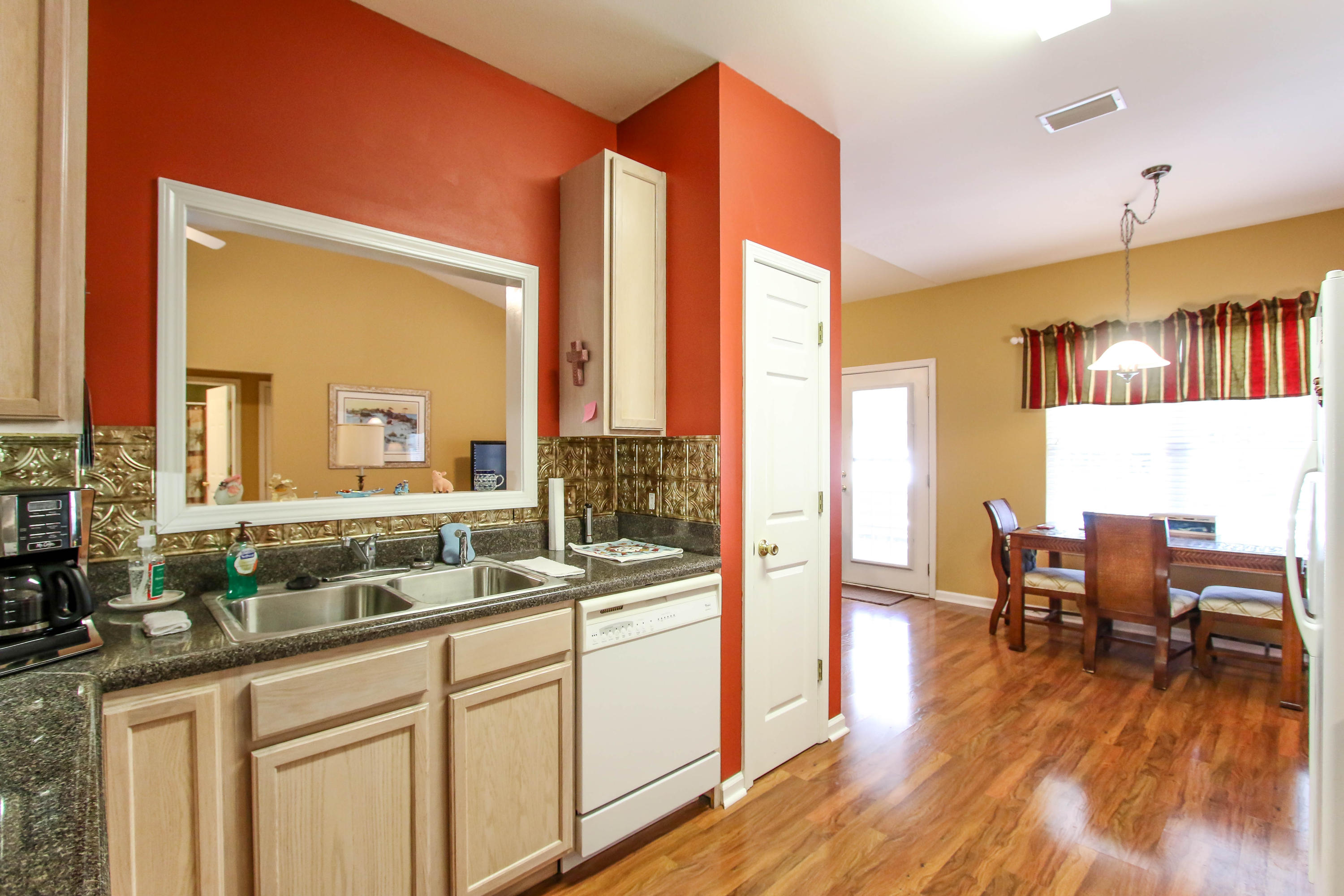 HAPPY HOLLOW - Residential