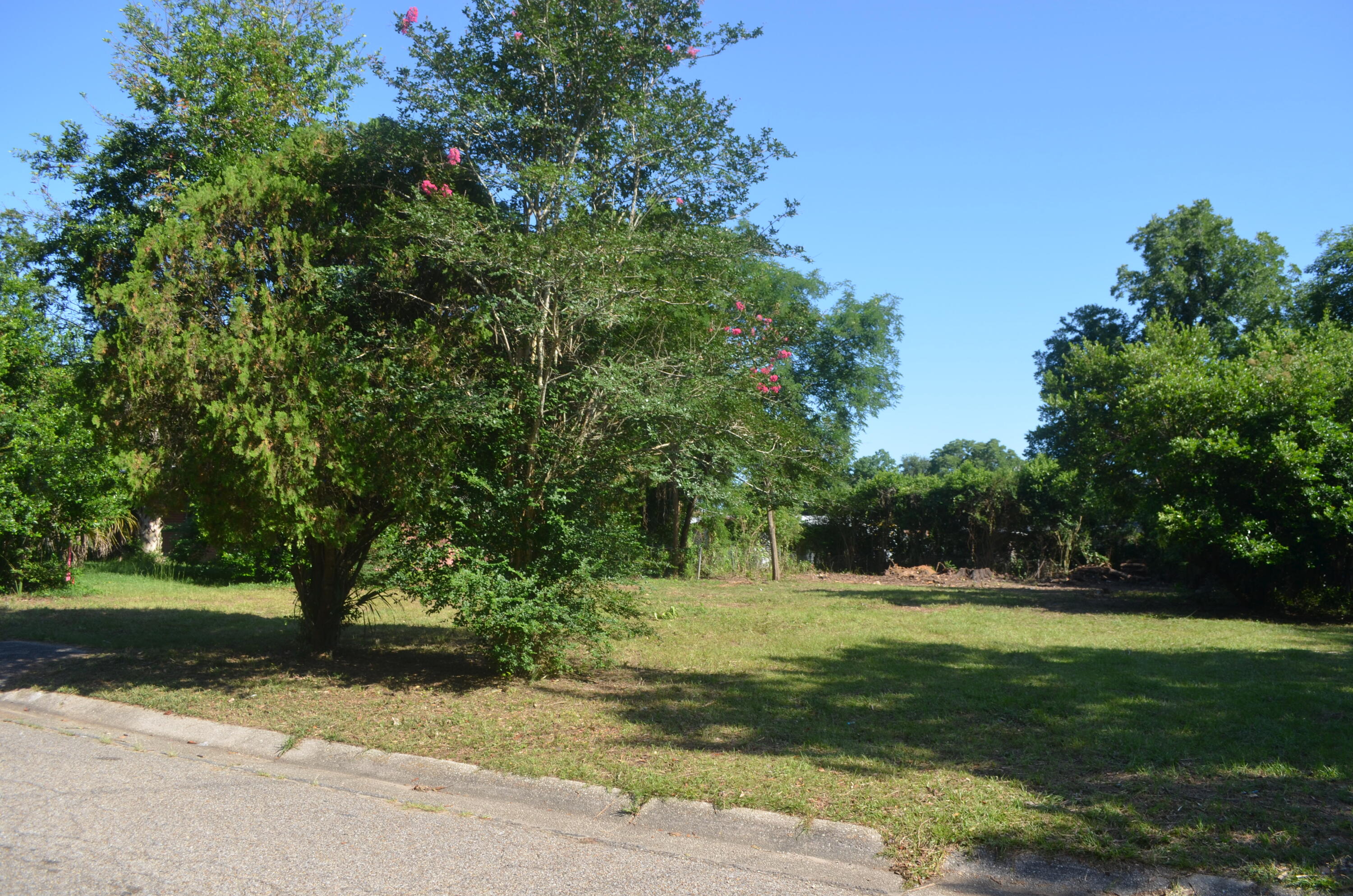Cleared, level, high and dry! What else could you need in a residential lot? Located very close to shopping and dining. (Aldi, Walmart, Dennys, and more!) .22 acres in a quiet neighborhood in an excellent location.