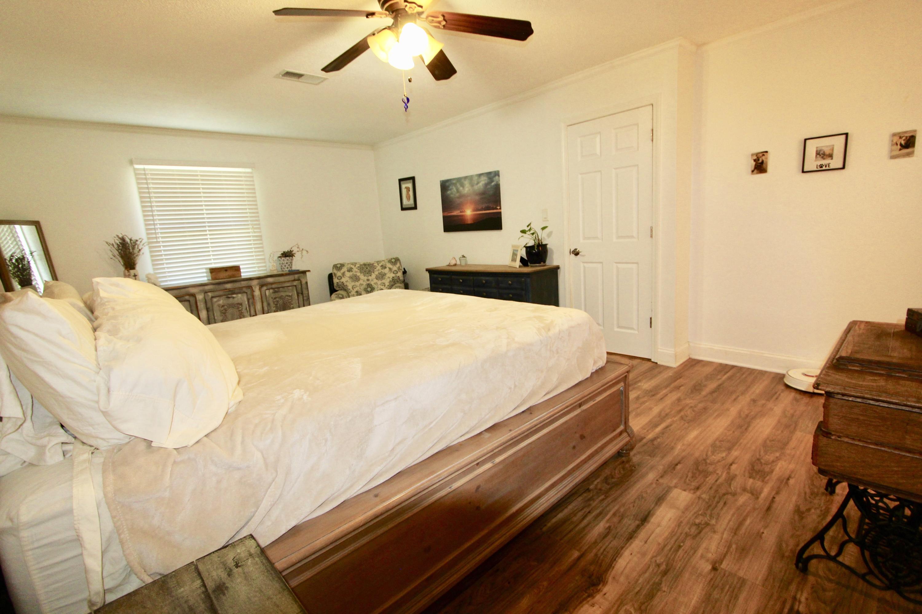 CAROL ANNE MANOR - Residential