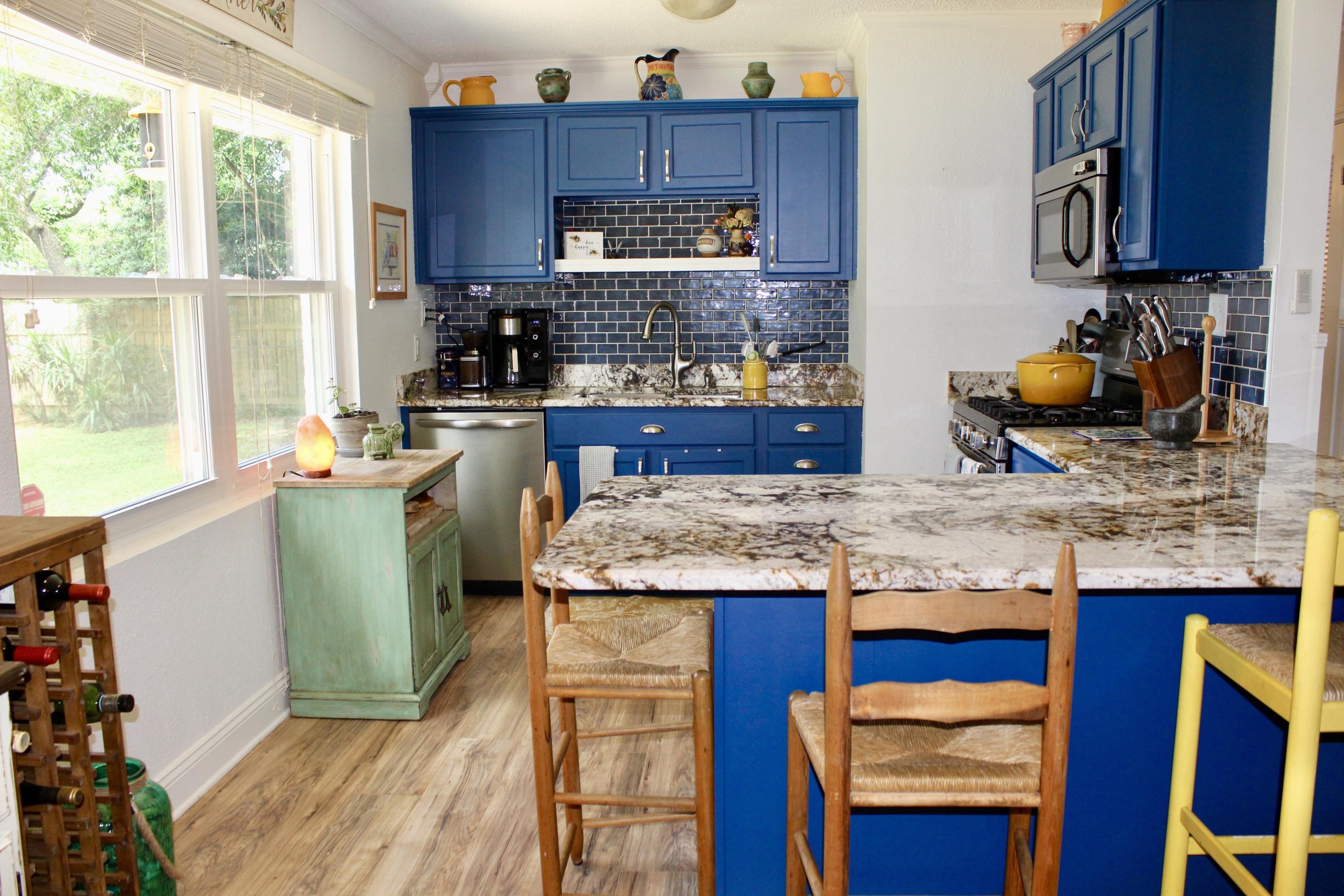 CAROL ANNE MANOR - Residential