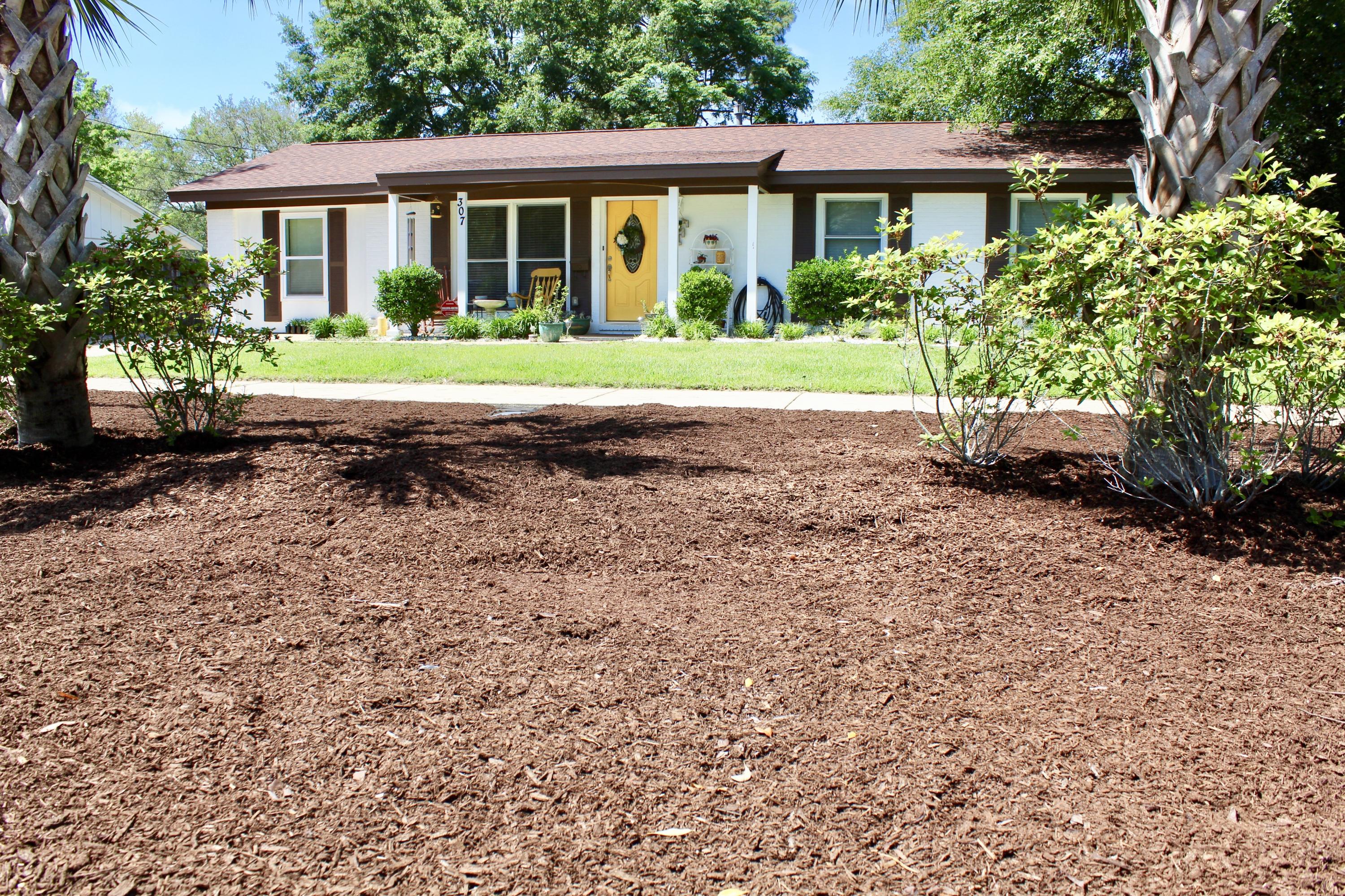 CAROL ANNE MANOR - Residential