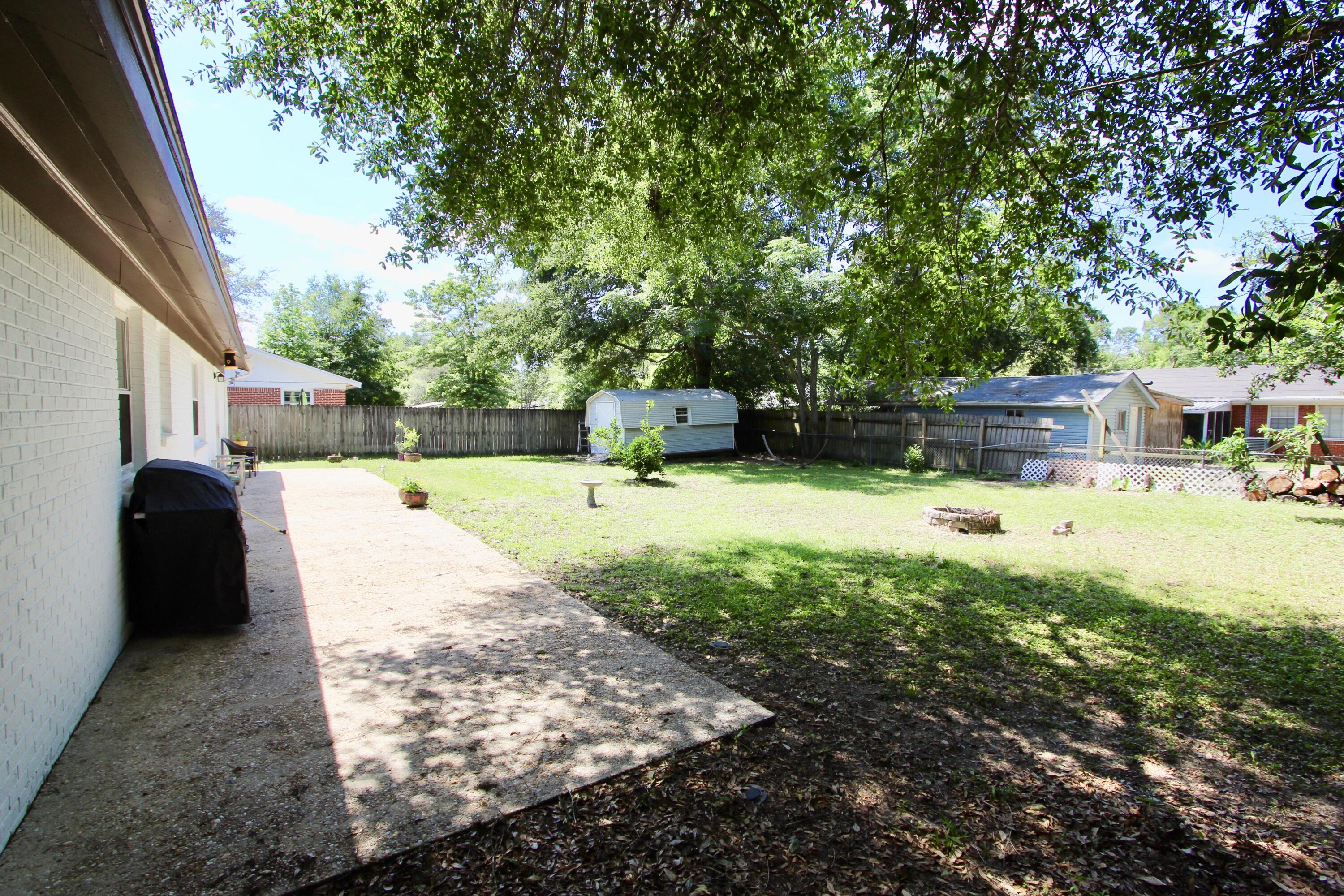 CAROL ANNE MANOR - Residential