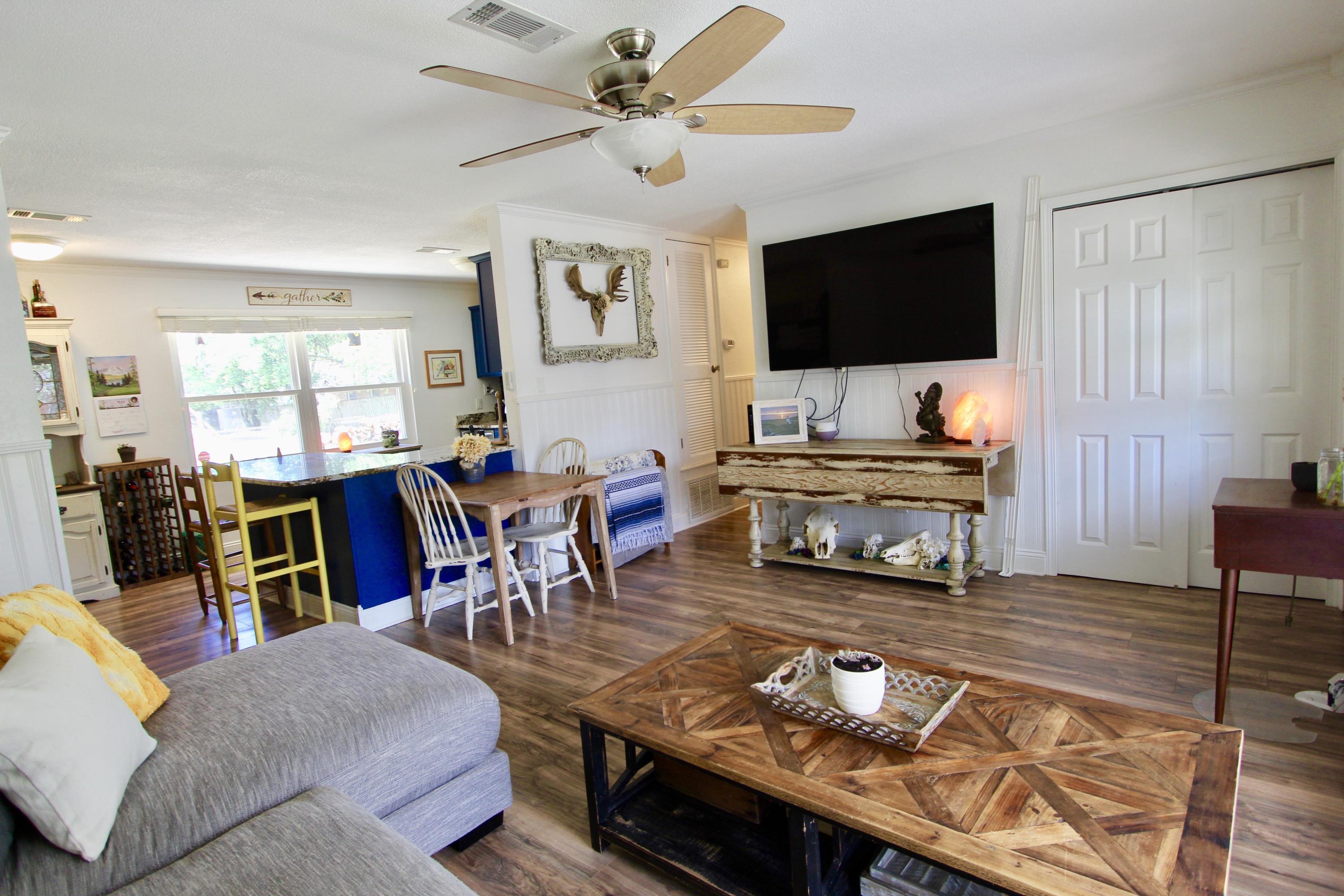 CAROL ANNE MANOR - Residential