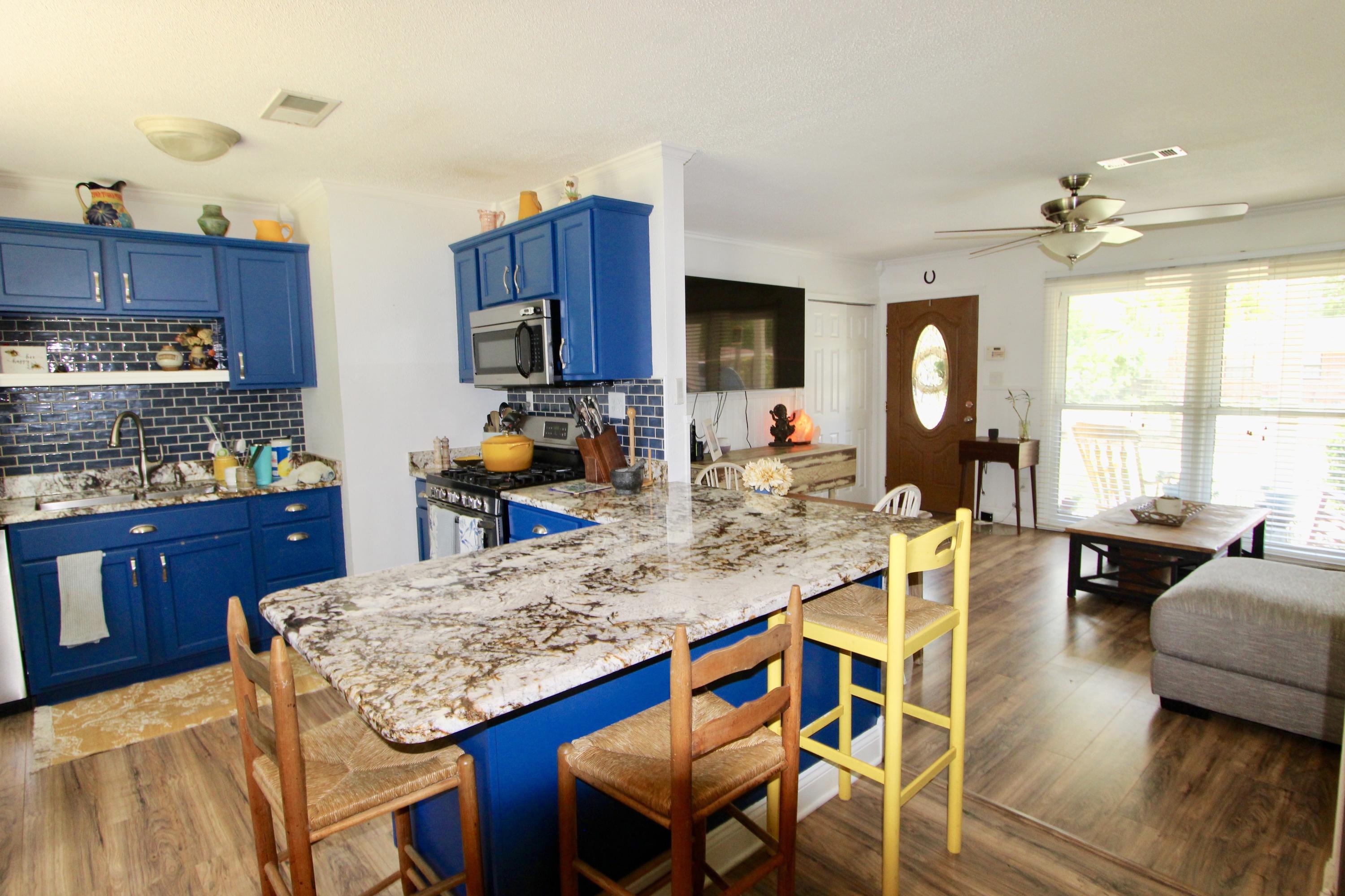 CAROL ANNE MANOR - Residential