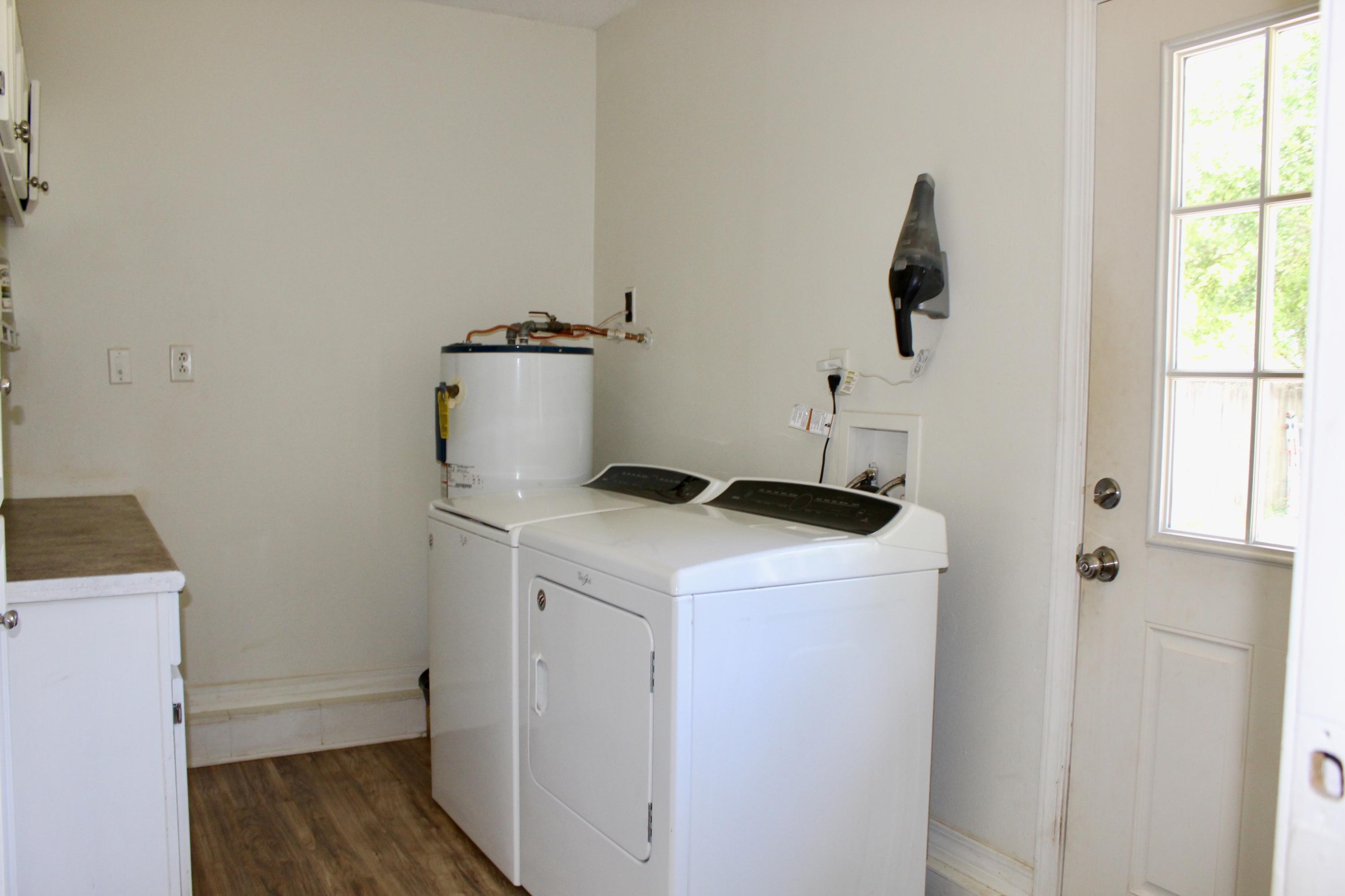 CAROL ANNE MANOR - Residential