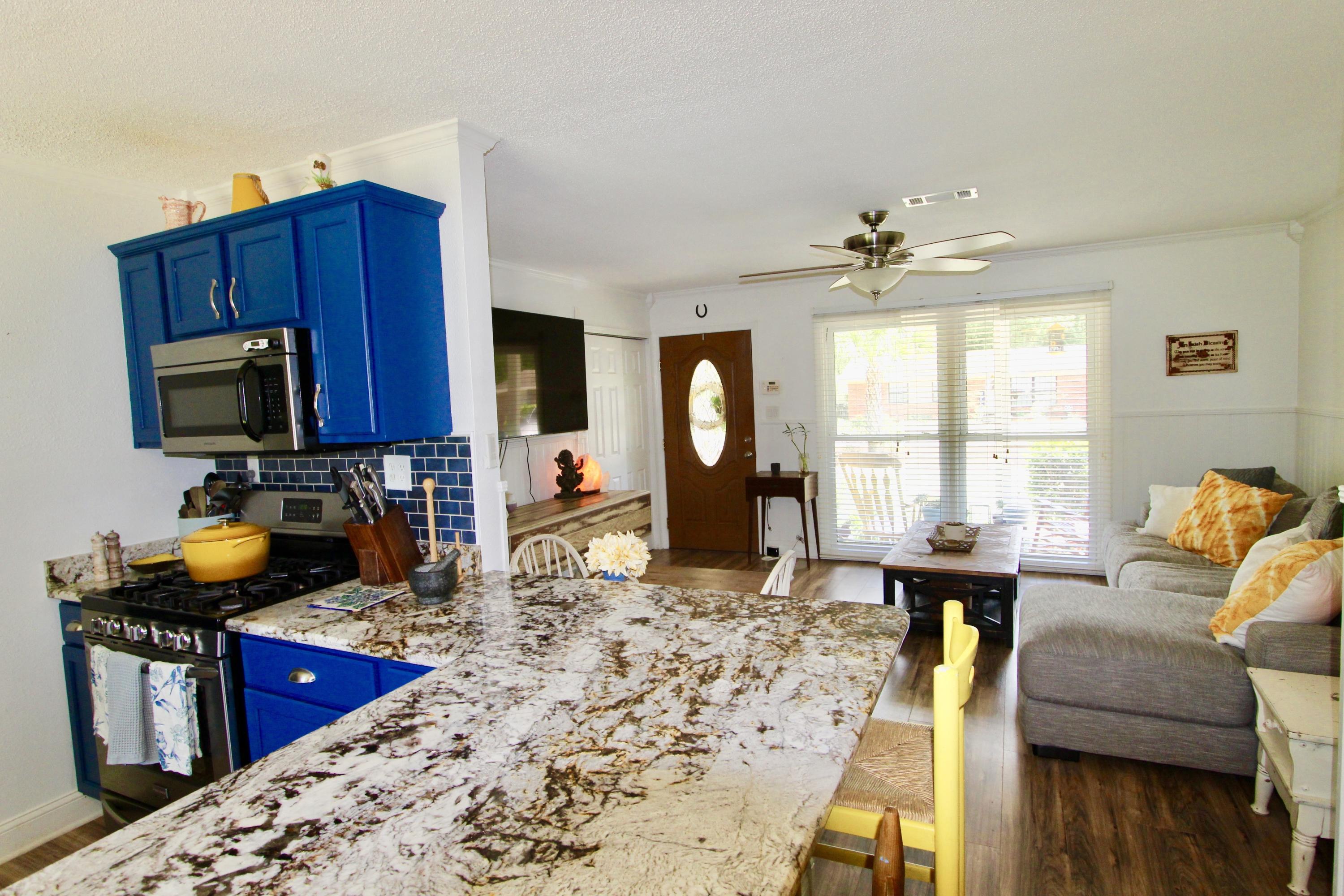 CAROL ANNE MANOR - Residential