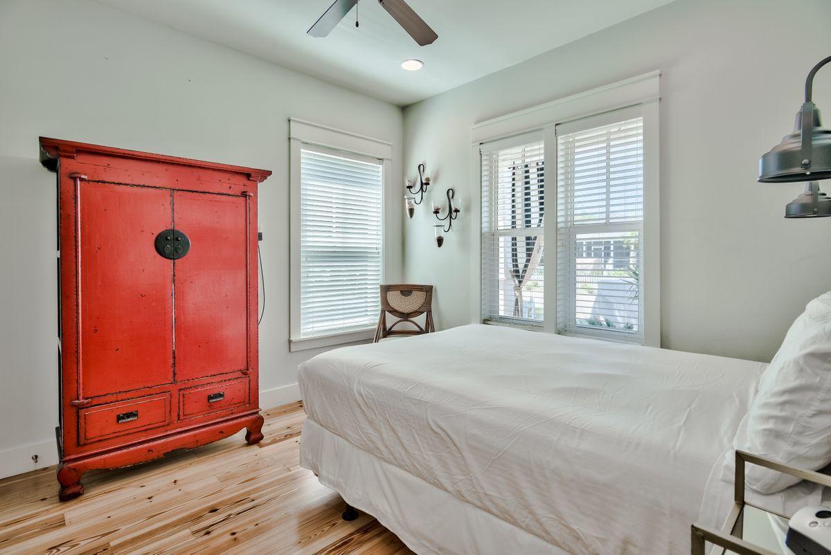 CRYSTAL BEACH - Residential