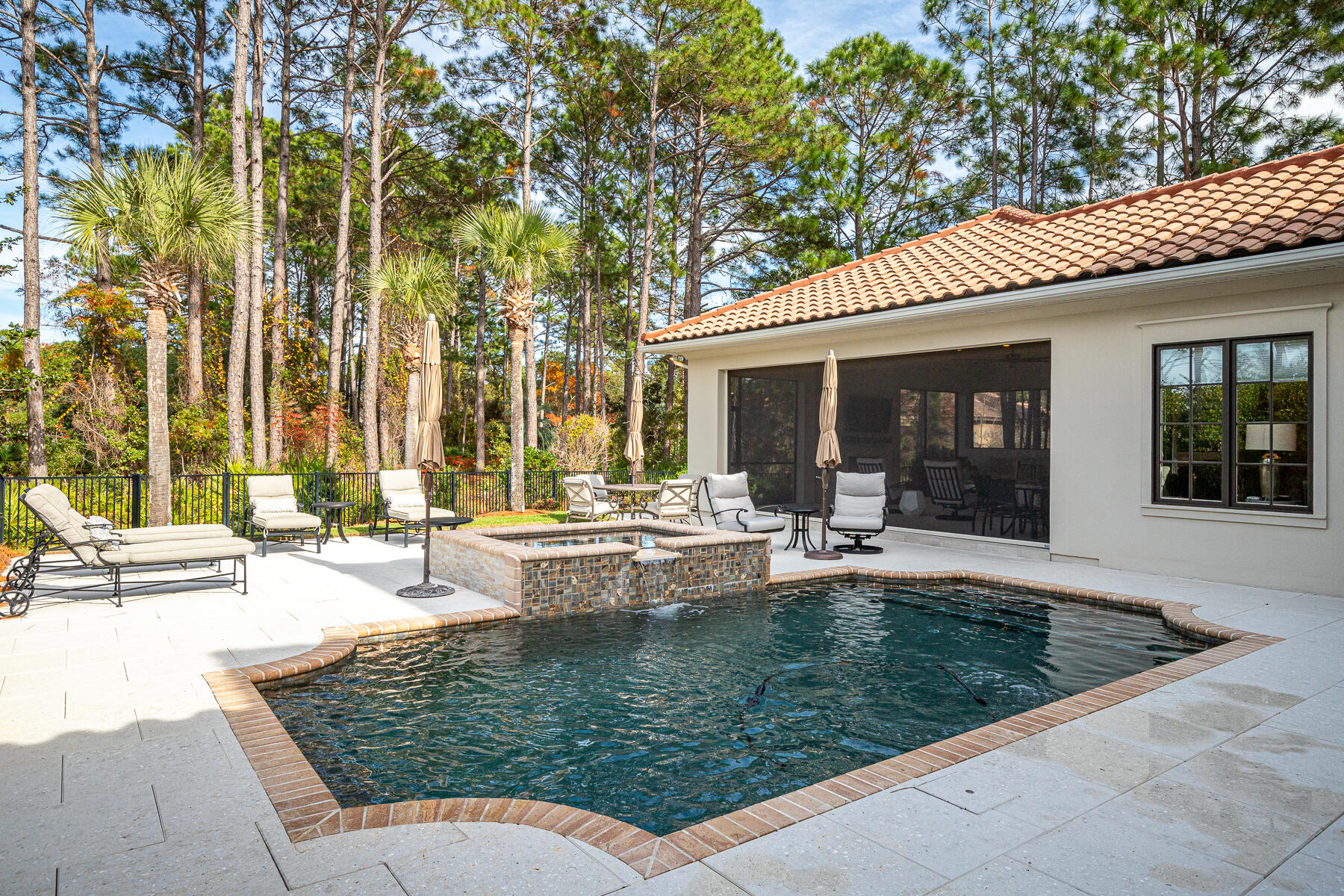 BURNT PINE - Residential
