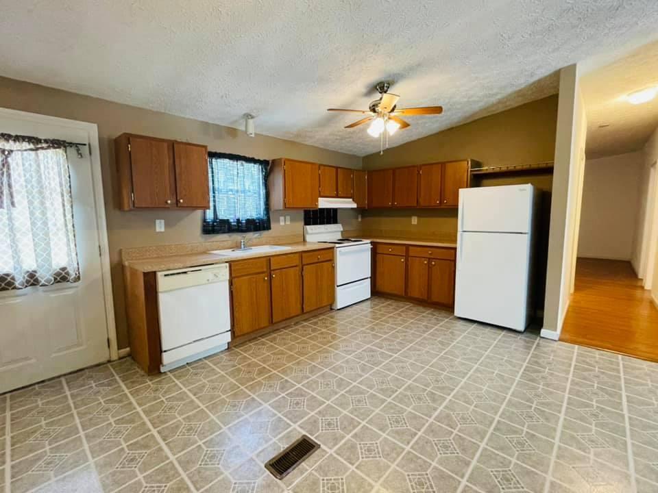 LAKE ROSEMARY SOUTH - Residential