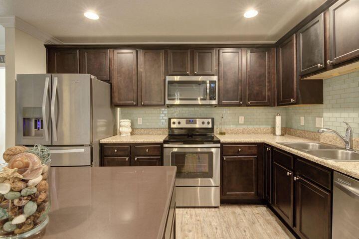 HAMMOCK BAY - Residential