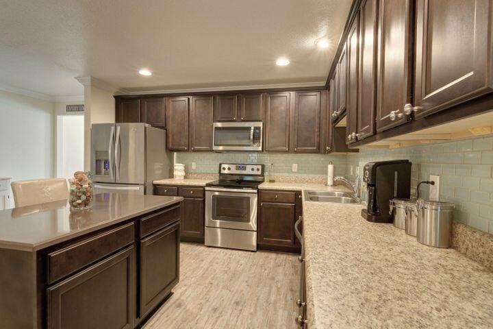 HAMMOCK BAY - Residential