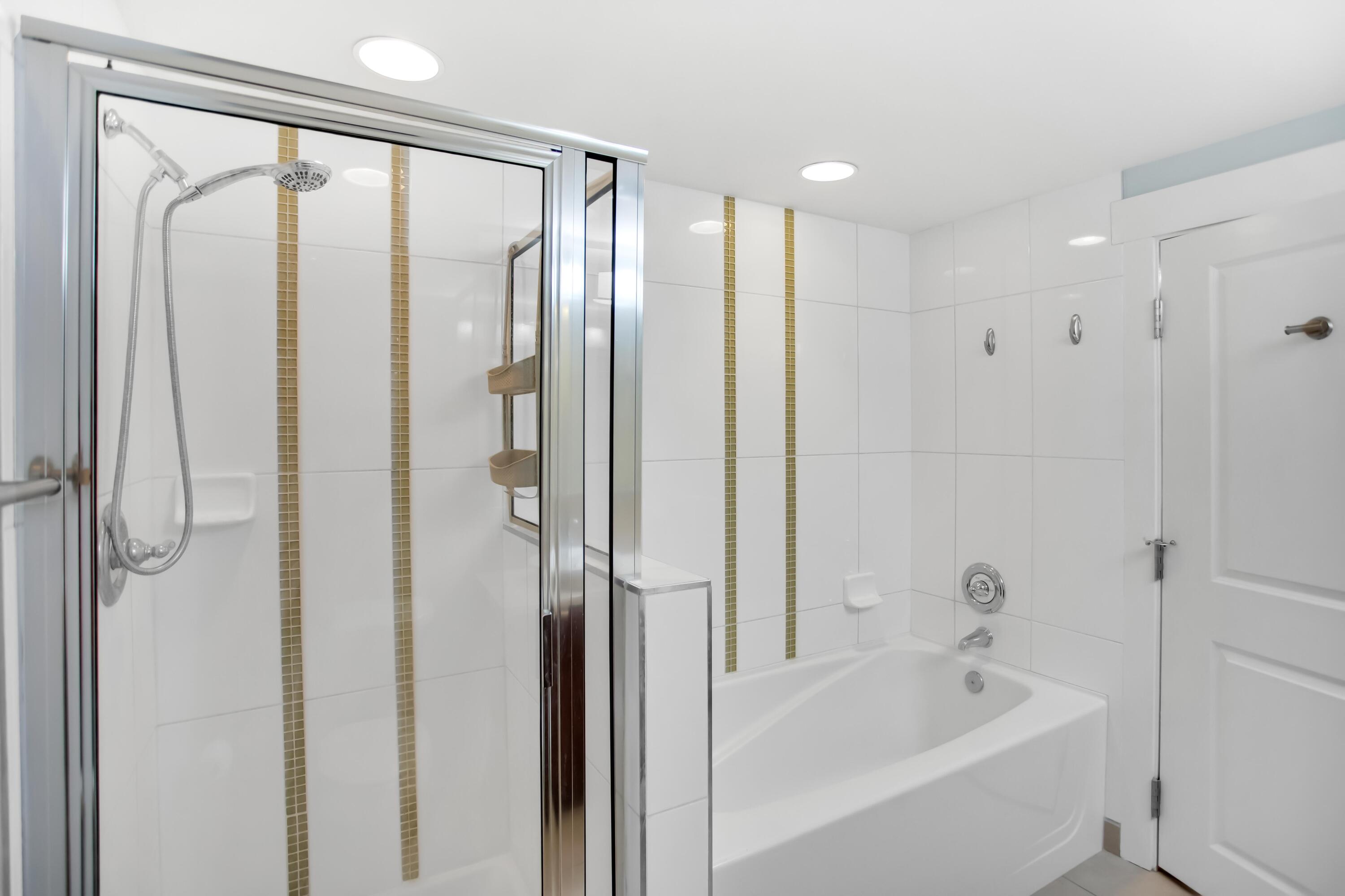 BAHIA CONDO - Residential