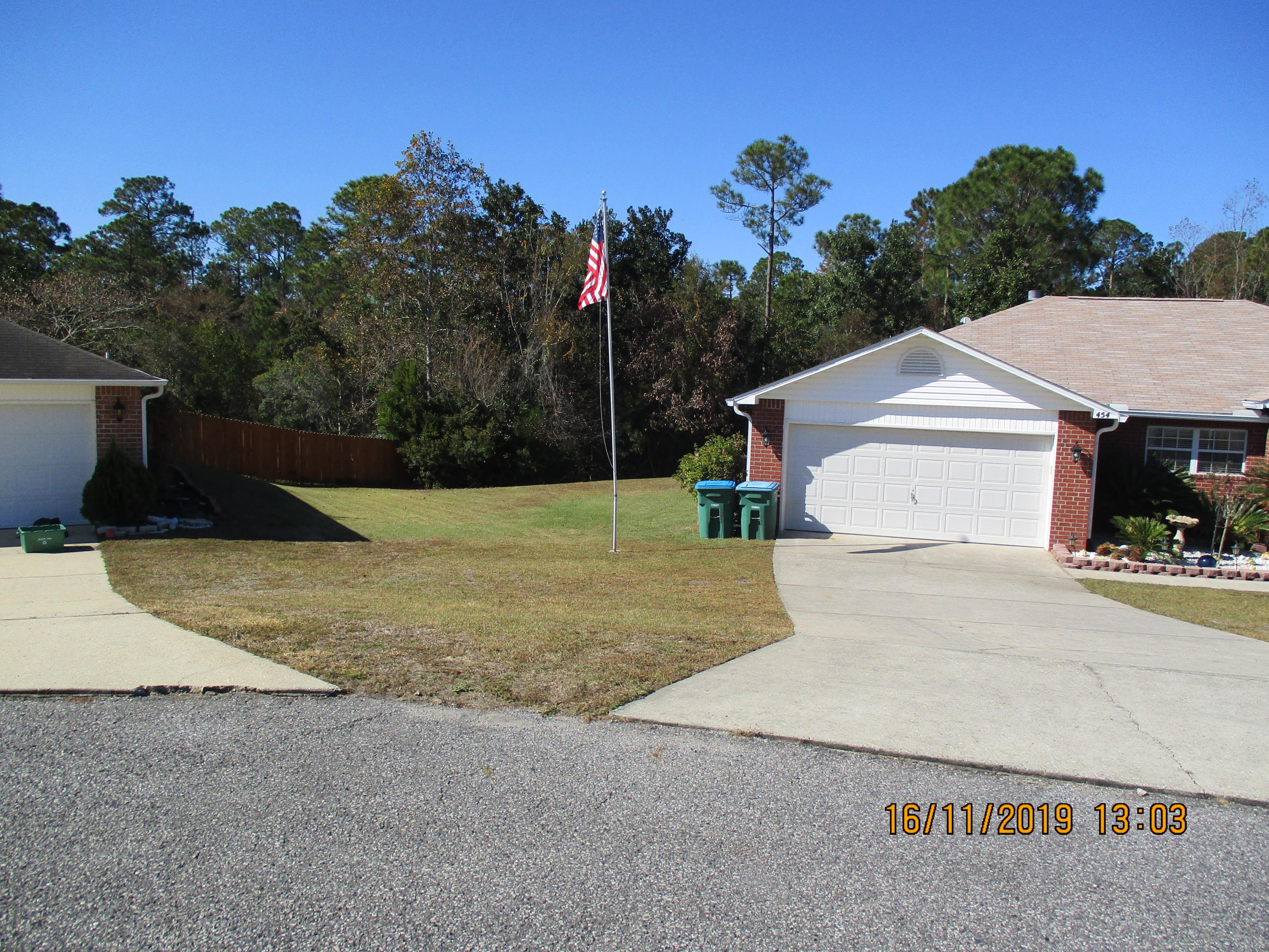 CRESTVIEW SUBURB (231000.00) - Residential