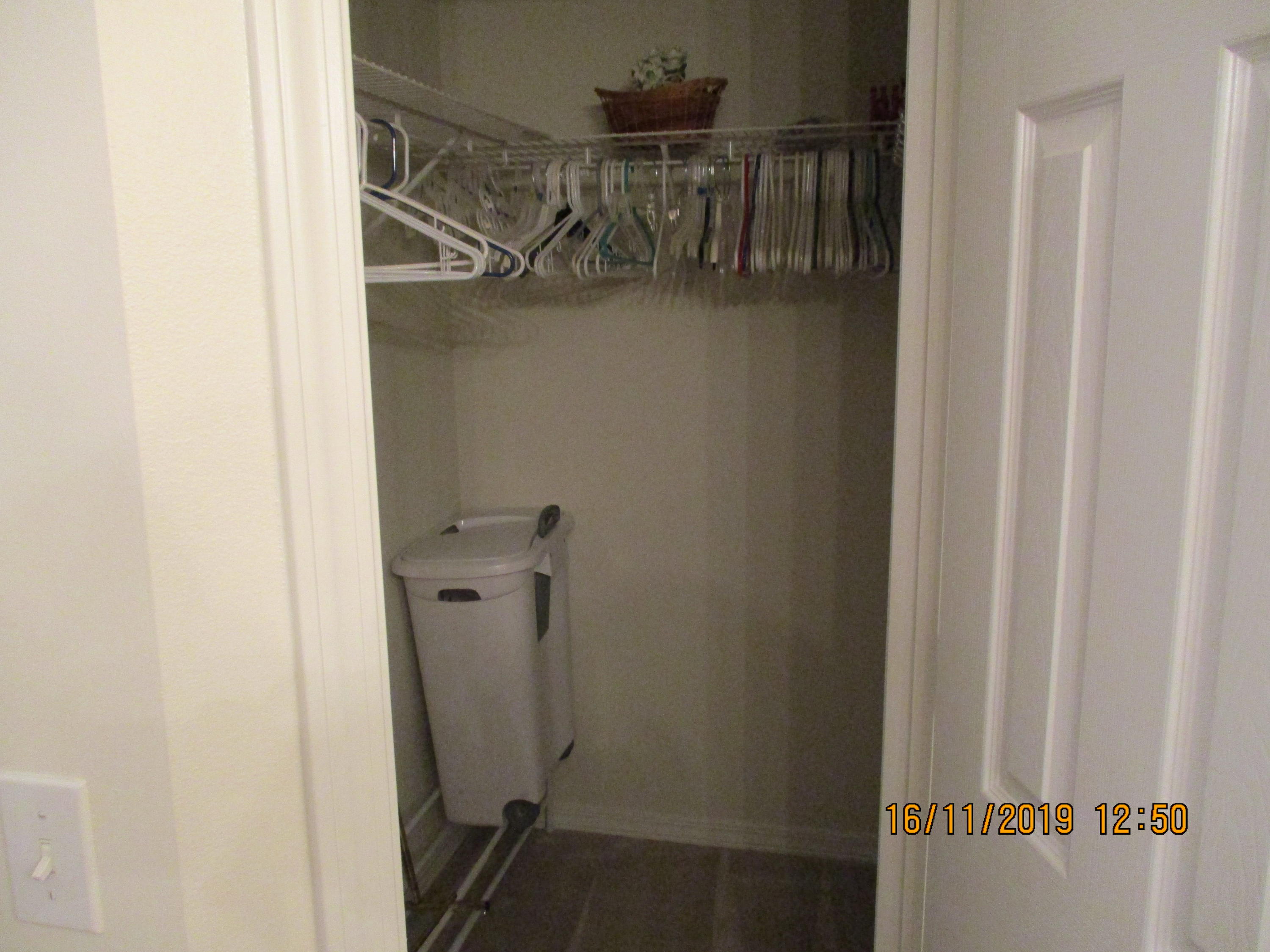 CRESTVIEW SUBURB (231000.00) - Residential