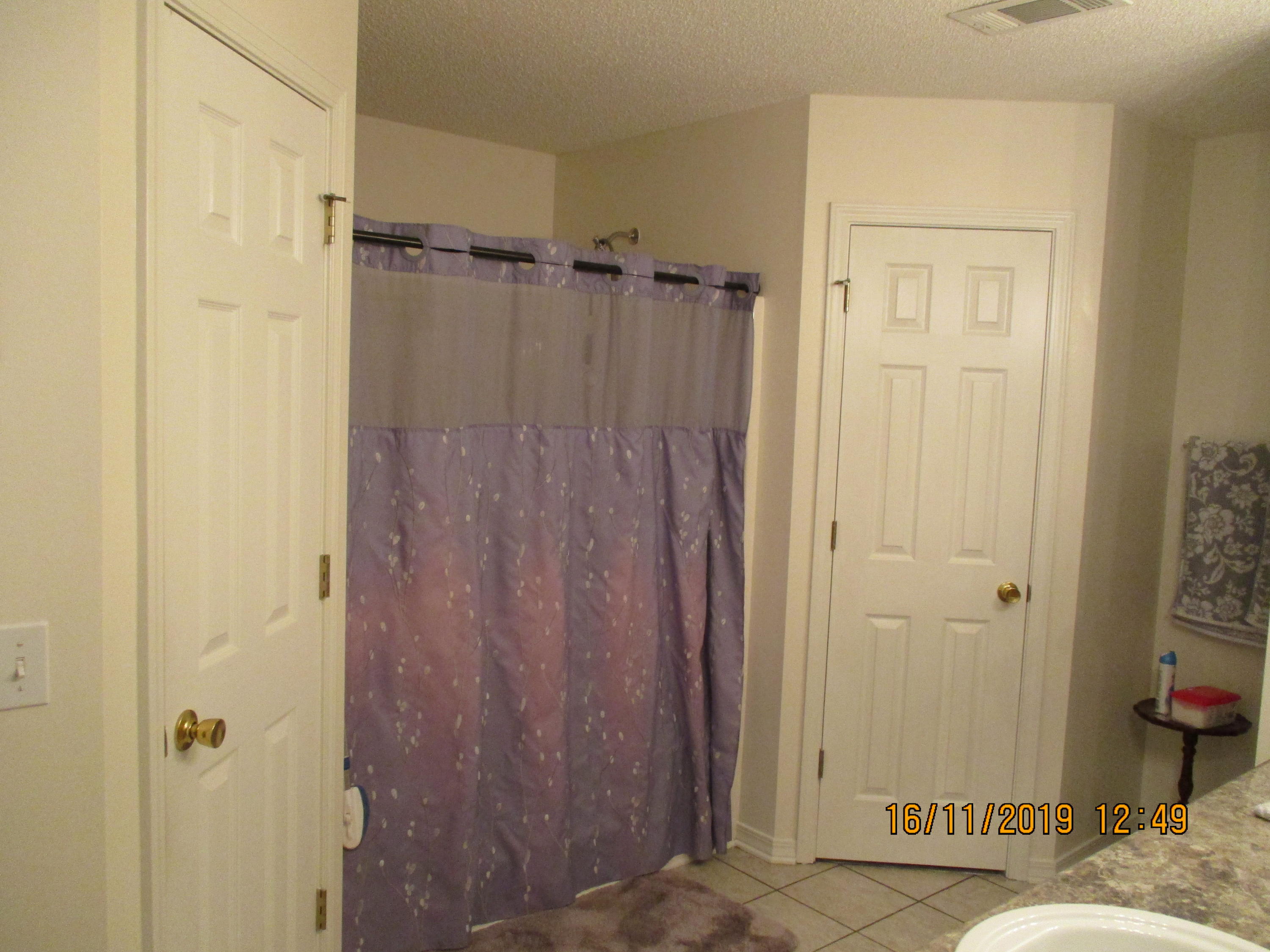 CRESTVIEW SUBURB (231000.00) - Residential