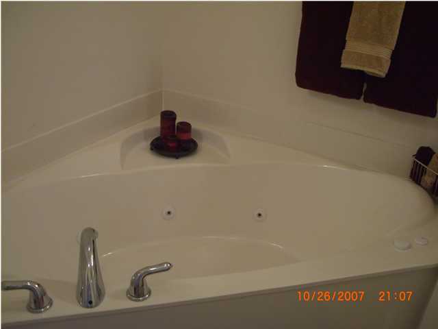 CROSS CREEK - Residential Lease