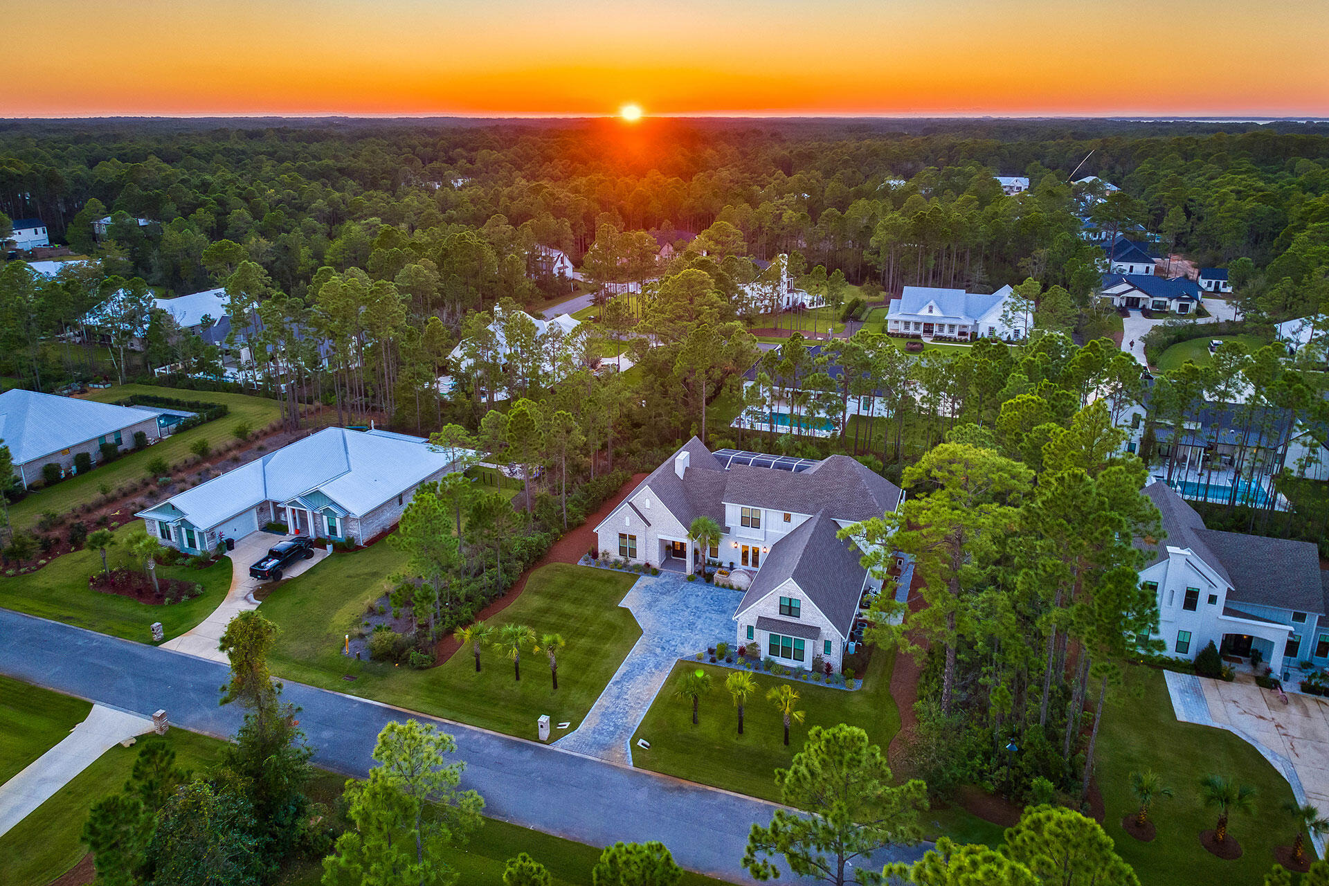 SECLUSION BAY - Residential