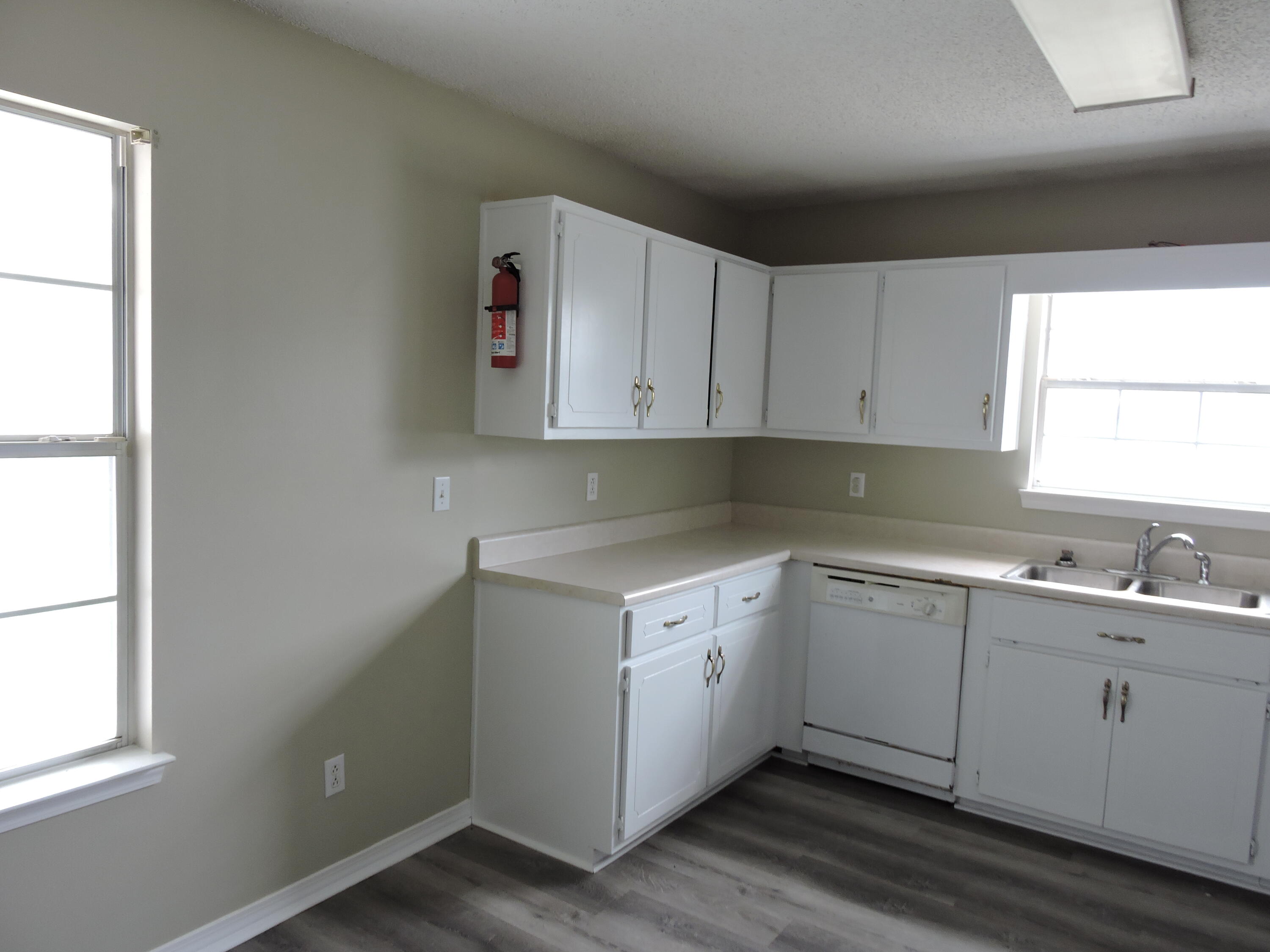 SOUTHWAY ESTATES - Residential Lease