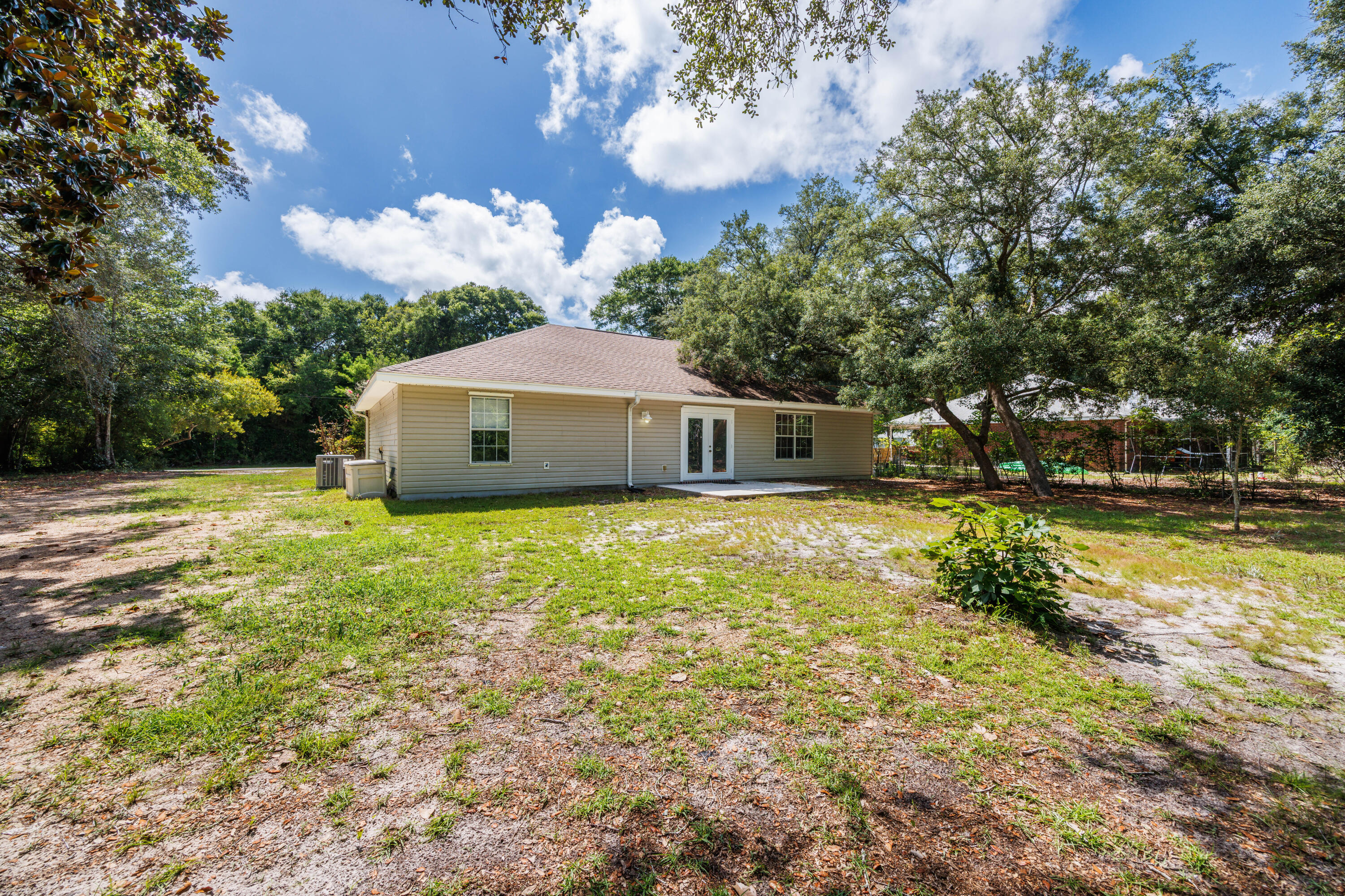 HOLLEY SHORES 1ST ADDN - Residential