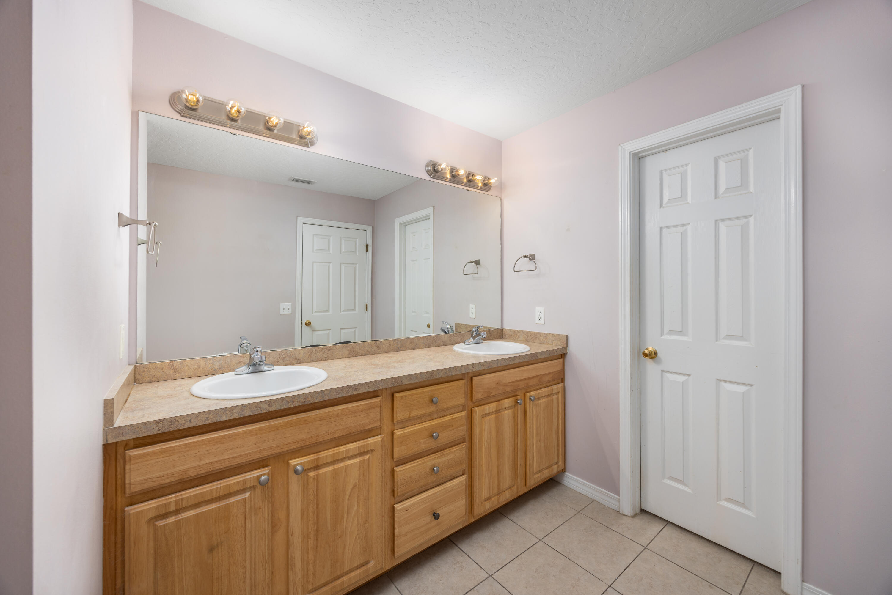HOLLEY SHORES 1ST ADDN - Residential